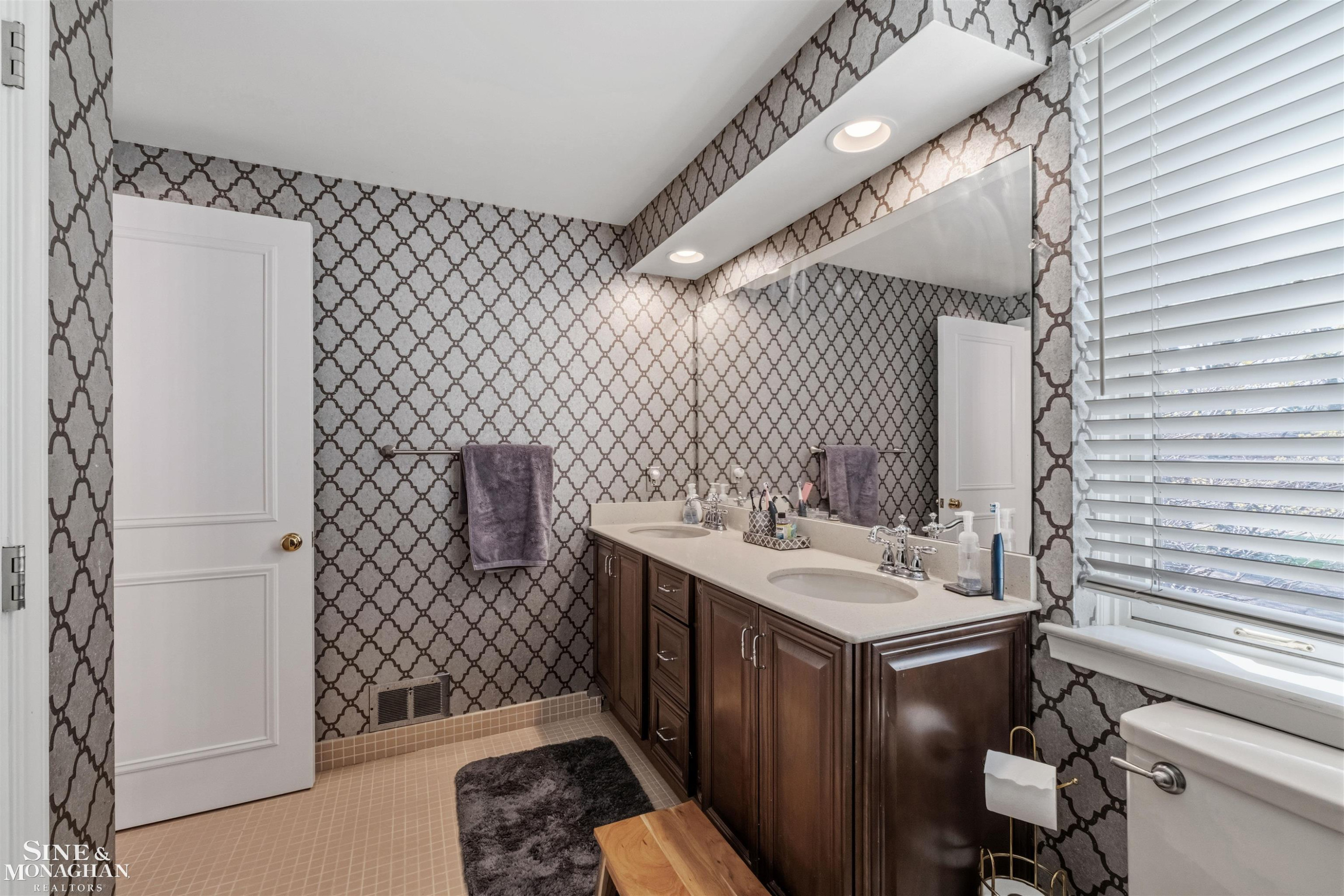 578 Heather Lane, Grosse Pointe Woods, MI 48236 — Photo 40