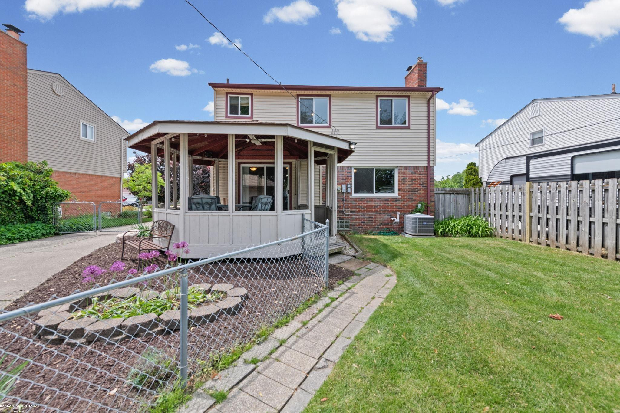 28070 Garfield Street, Roseville, MI 48066 — Photo 32