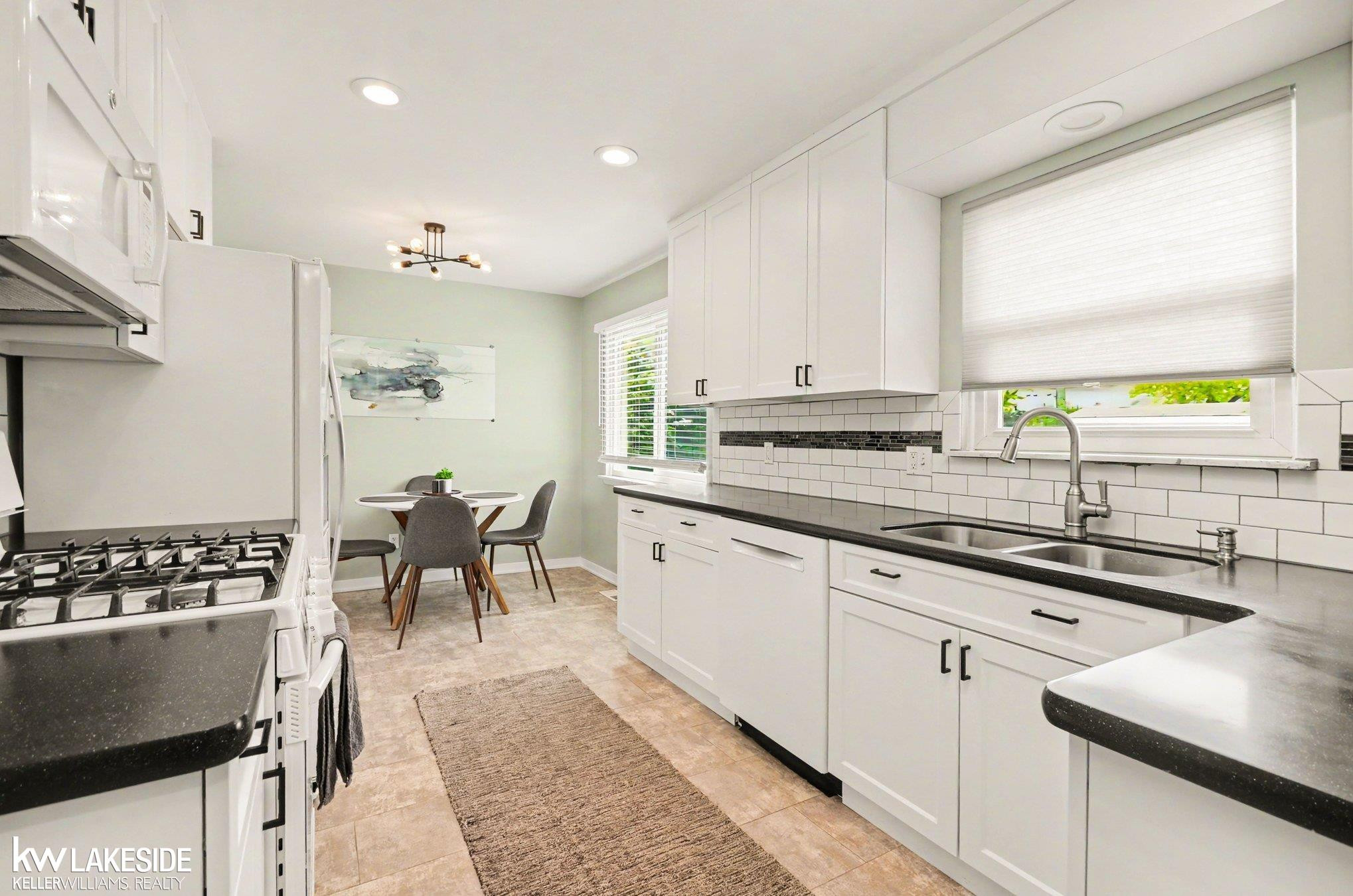 8208 San Marco Boulevard, Sterling Heights, MI 48313 — Photo 18