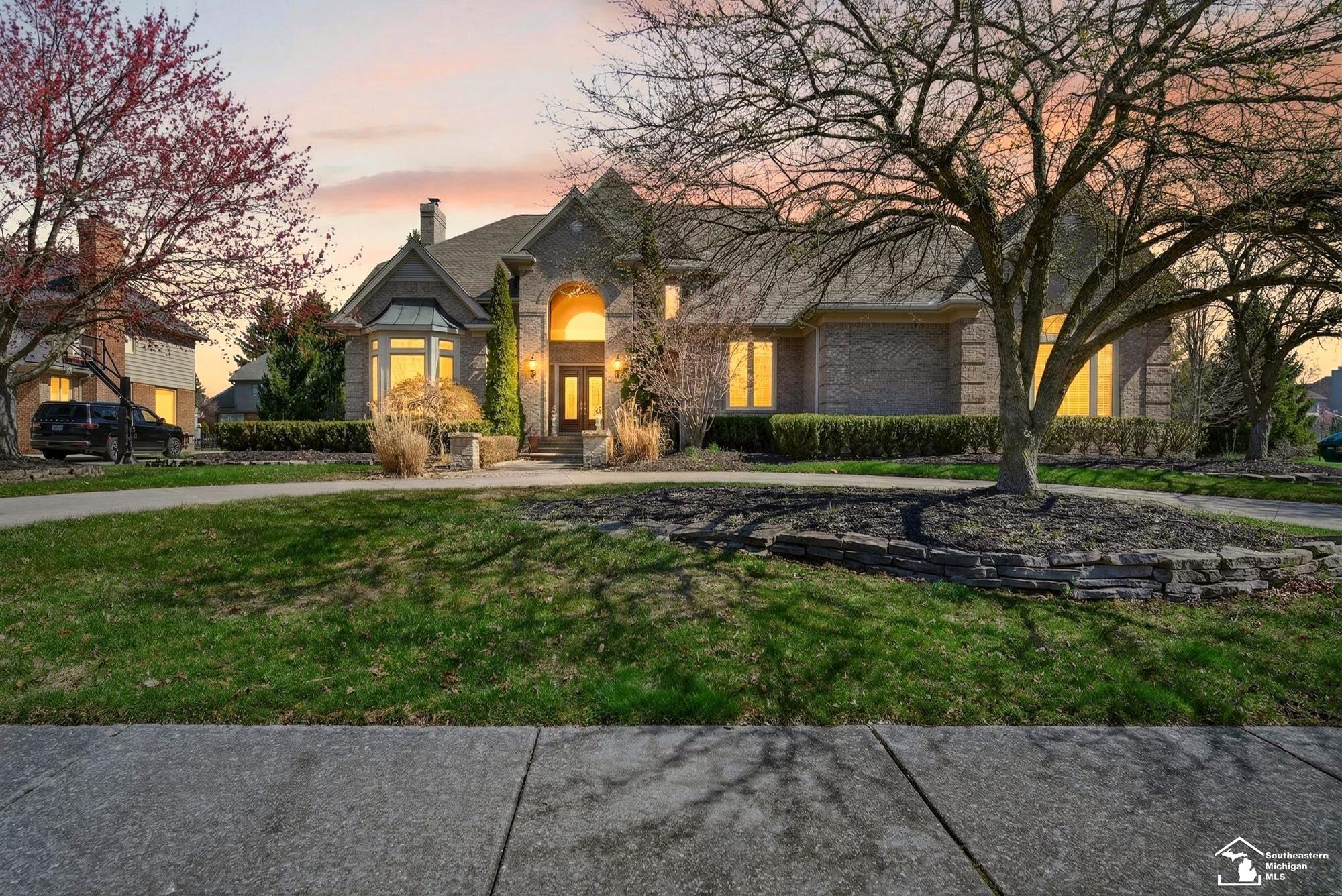 4592 Forestview Drive, West Bloomfield, MI