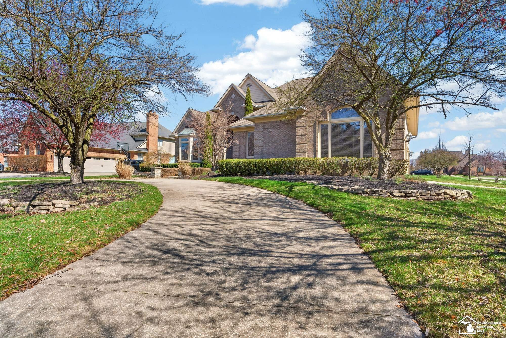4592 Forestview Drive, West Bloomfield, MI — Photo 4