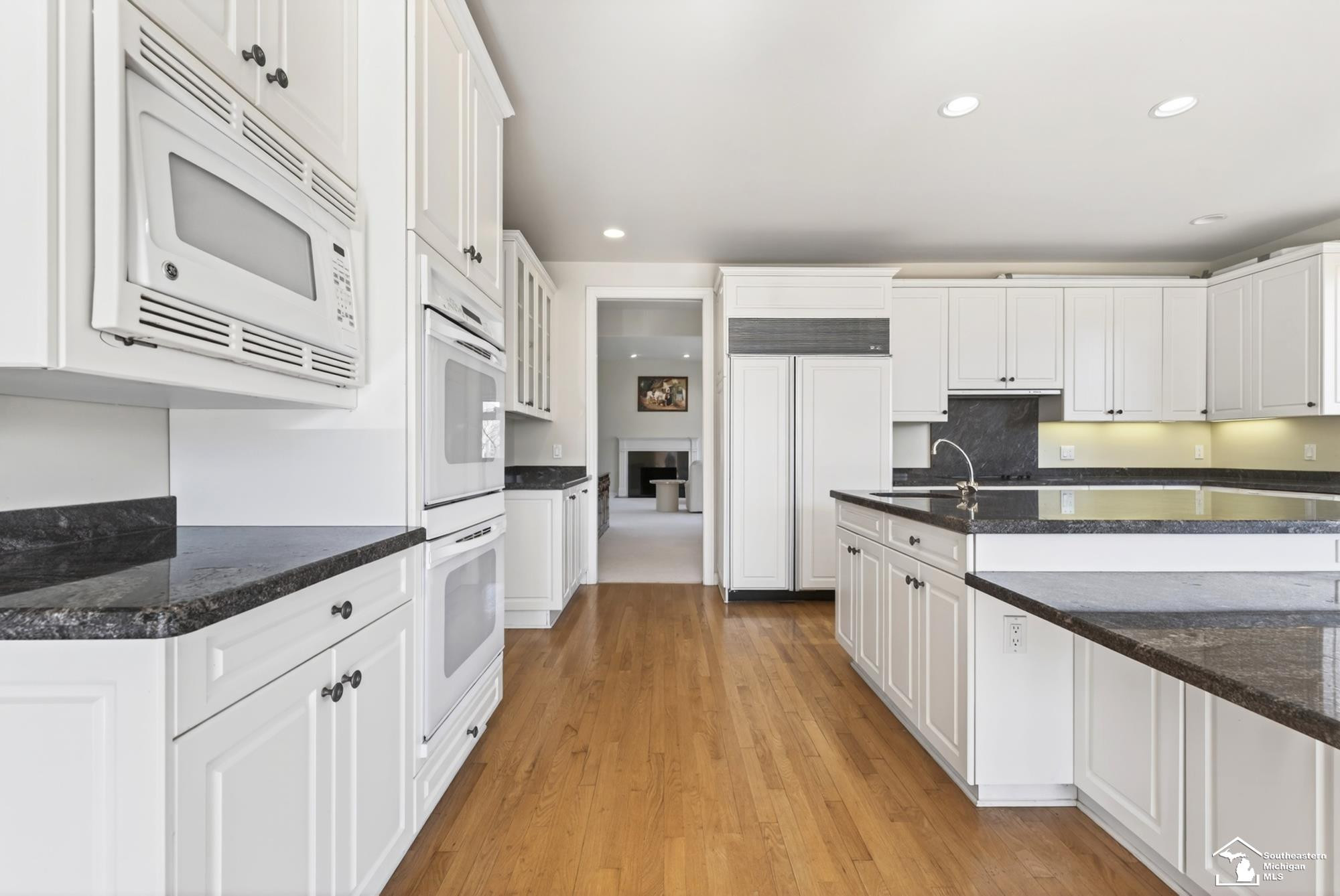 4592 Forestview Drive, West Bloomfield, MI — Photo 15
