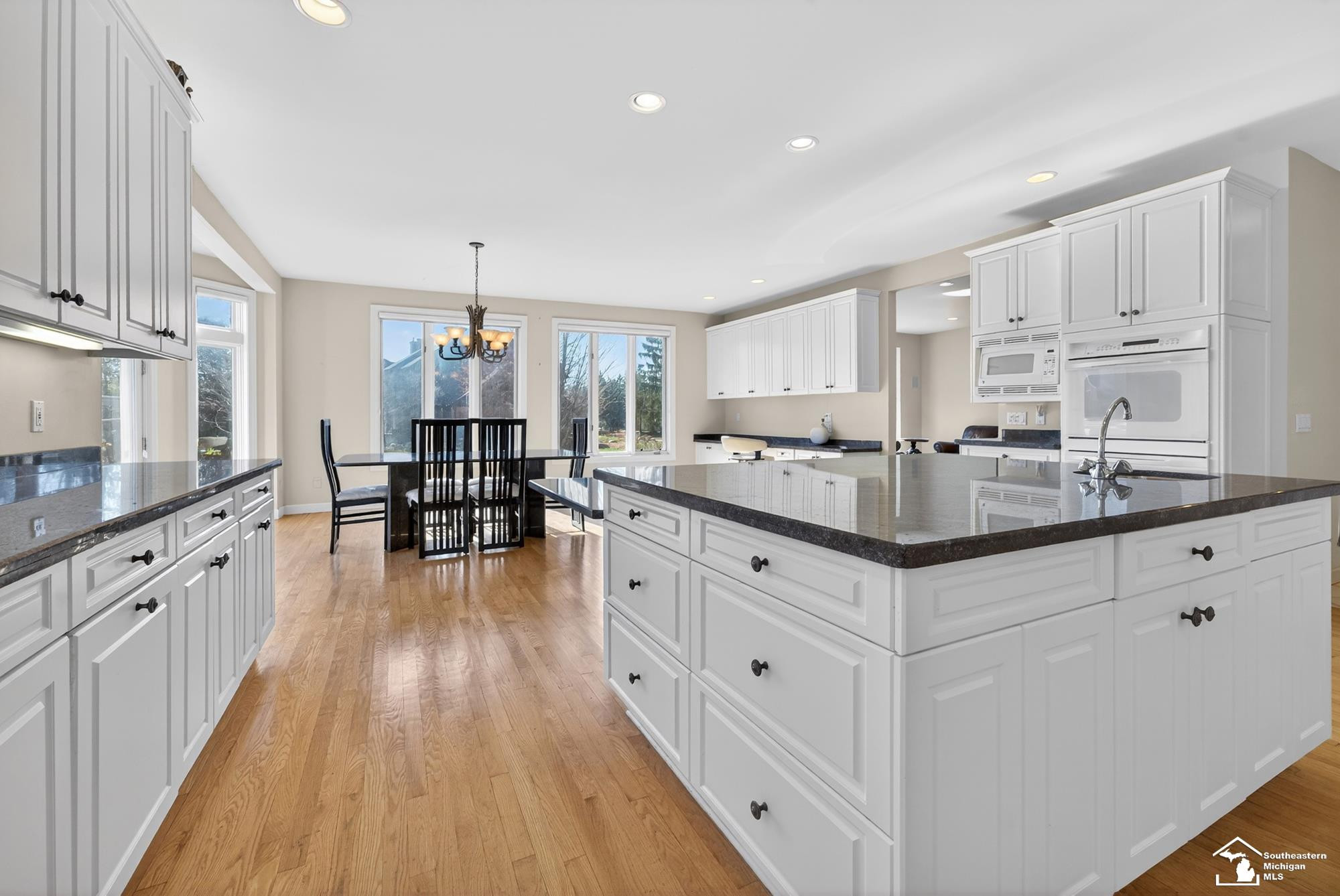 4592 Forestview Drive, West Bloomfield, MI — Photo 18