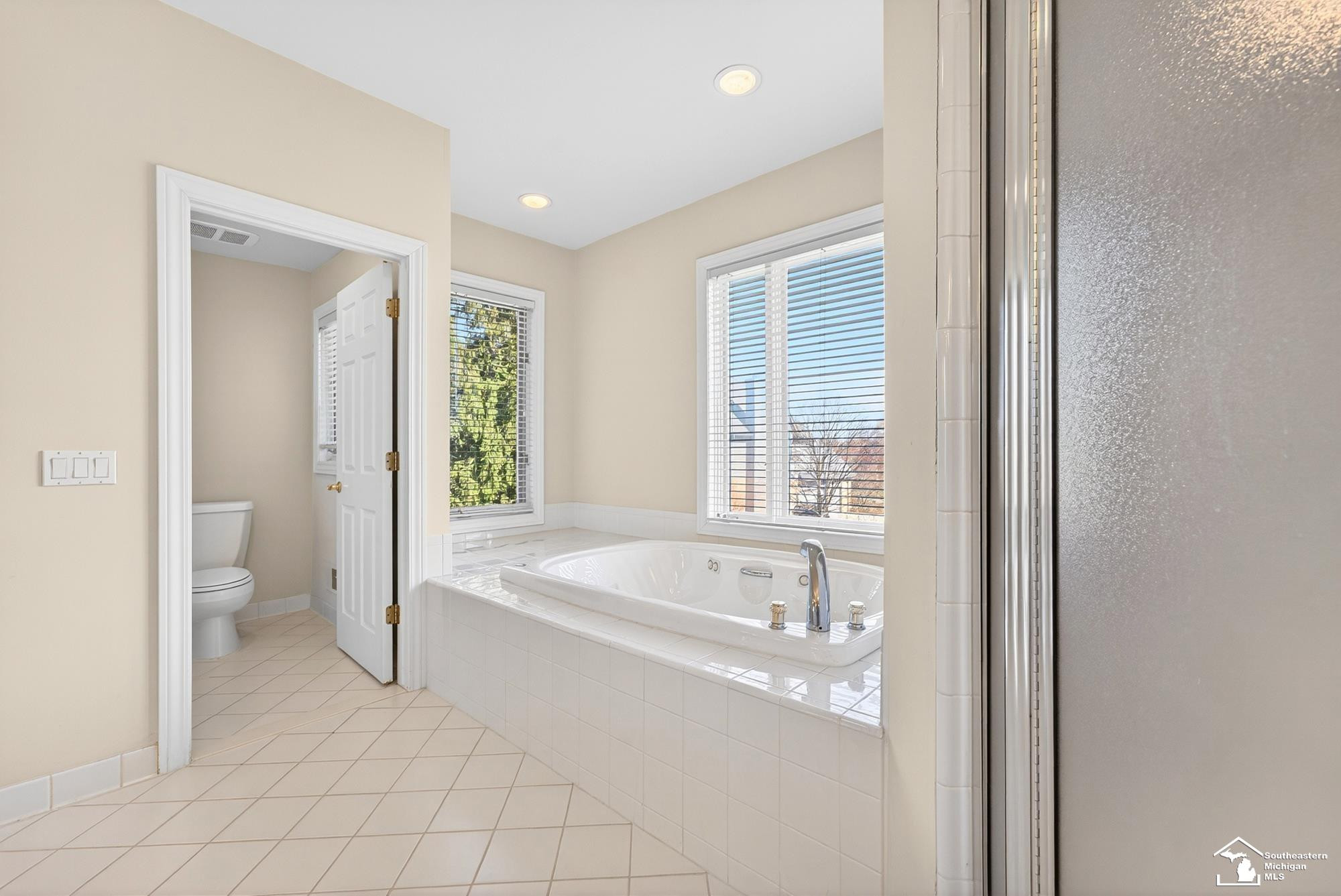 4592 Forestview Drive, West Bloomfield, MI — Photo 32