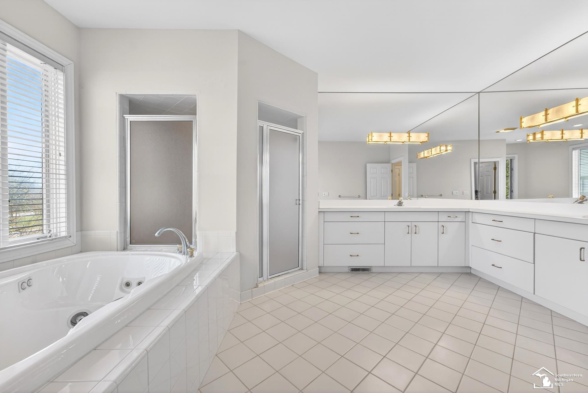 4592 Forestview Drive, West Bloomfield, MI — Photo 33