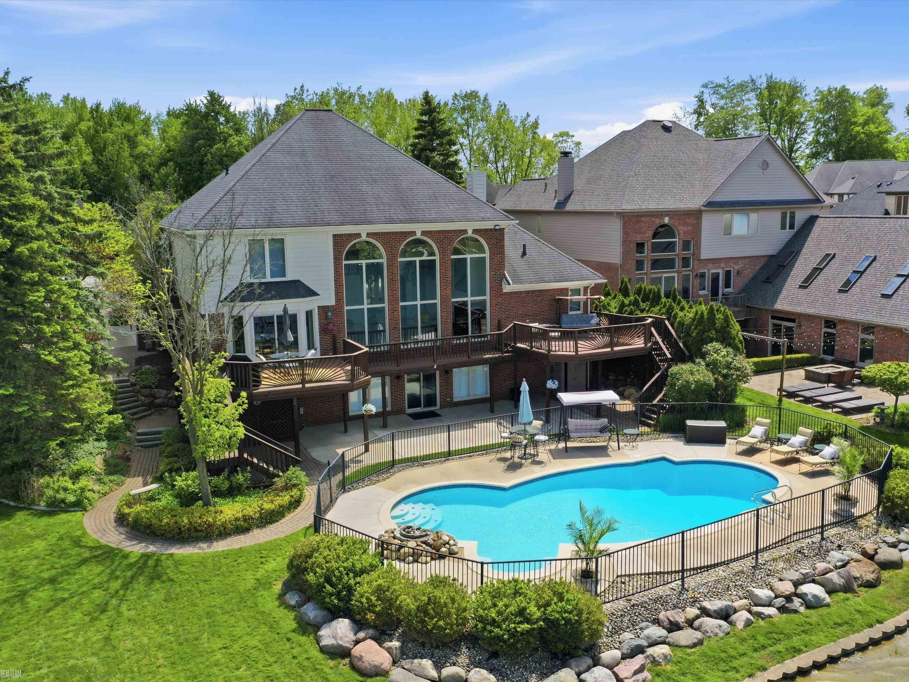 14425 Knightsbridge Drive, Shelby Twp, MI 48315 — Photo 2