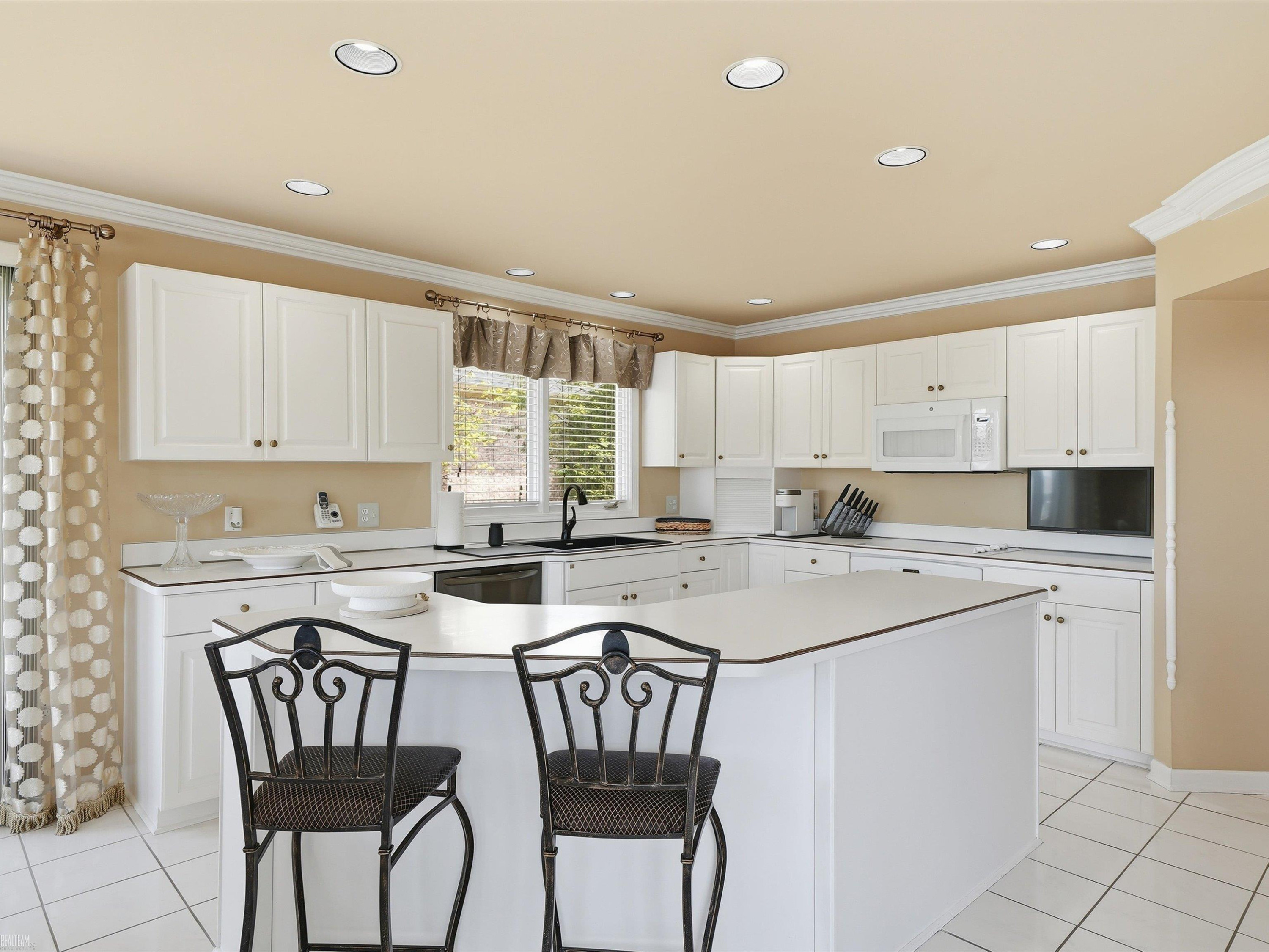 14425 Knightsbridge Drive, Shelby Twp, MI 48315 — Photo 8