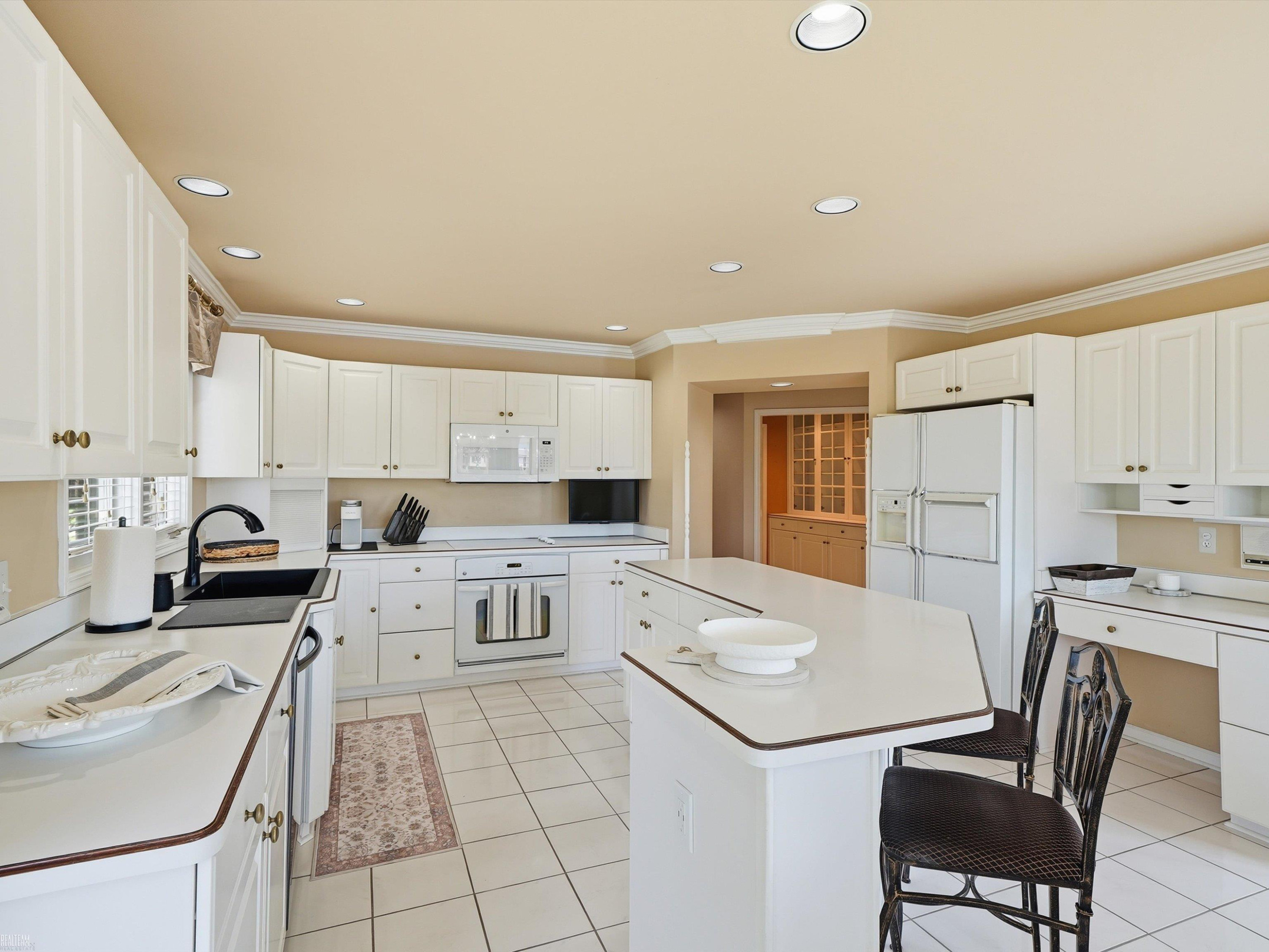 14425 Knightsbridge Drive, Shelby Twp, MI 48315 — Photo 11