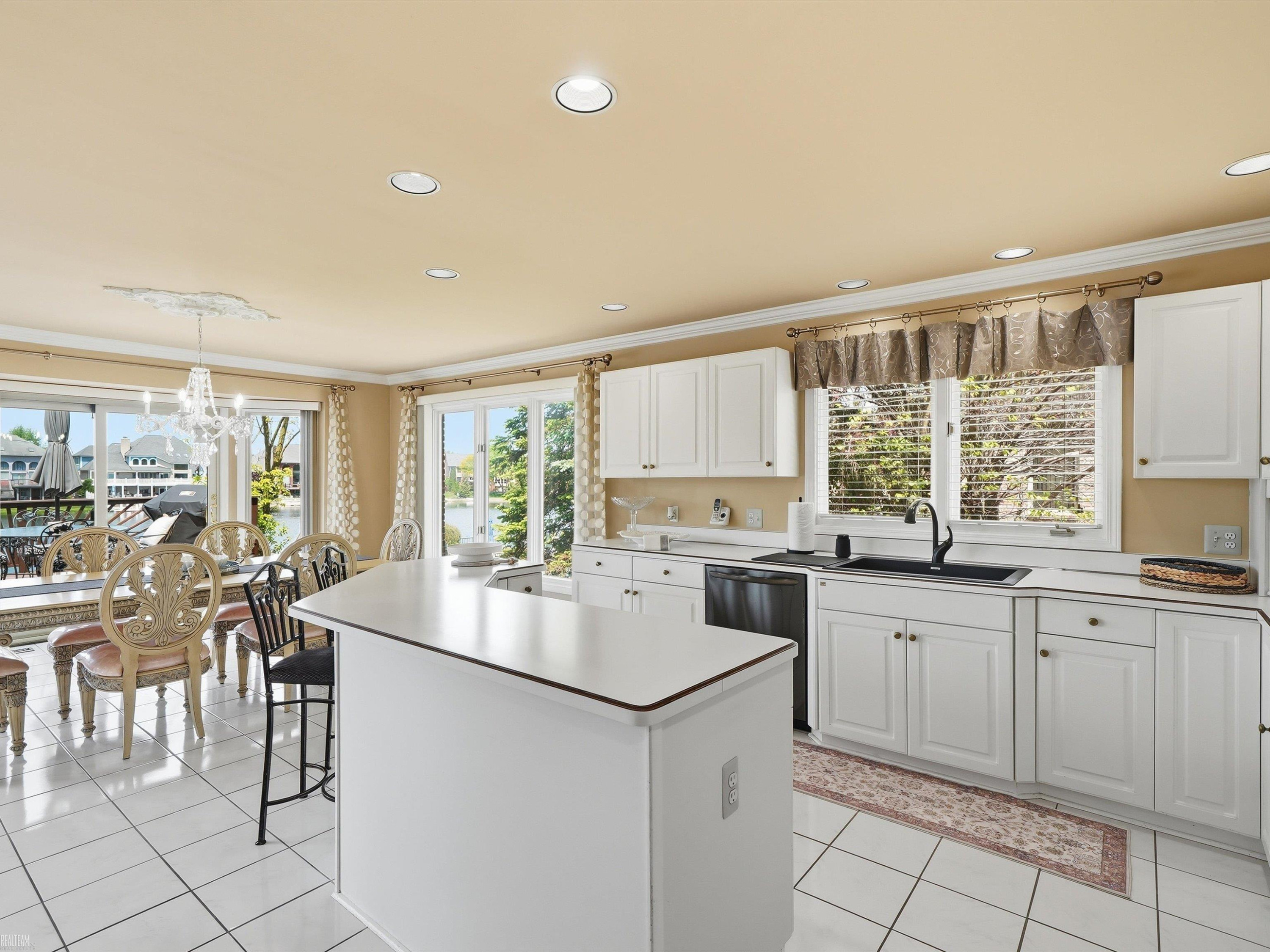 14425 Knightsbridge Drive, Shelby Twp, MI 48315 — Photo 13