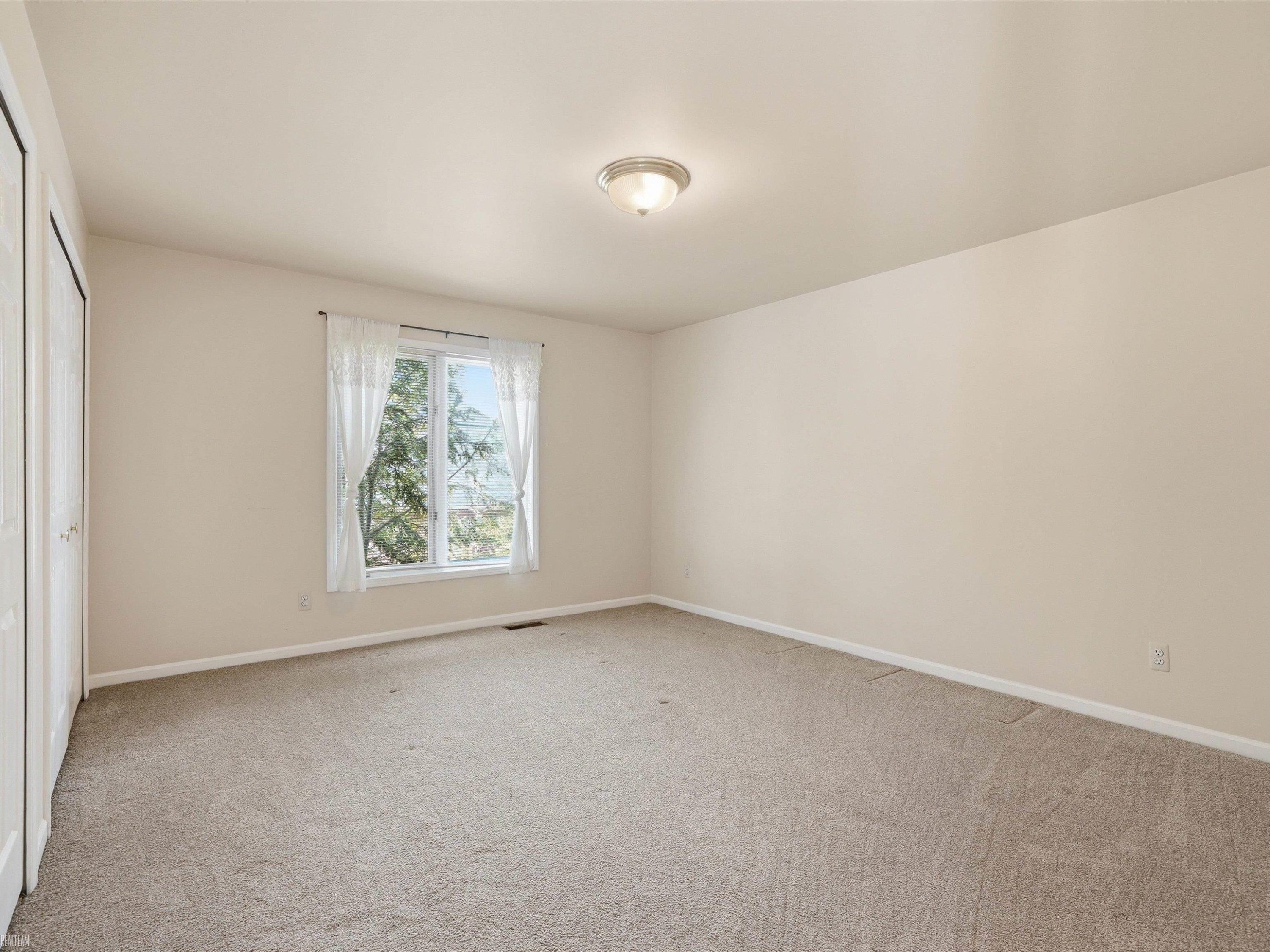 14425 Knightsbridge Drive, Shelby Twp, MI 48315 — Photo 29