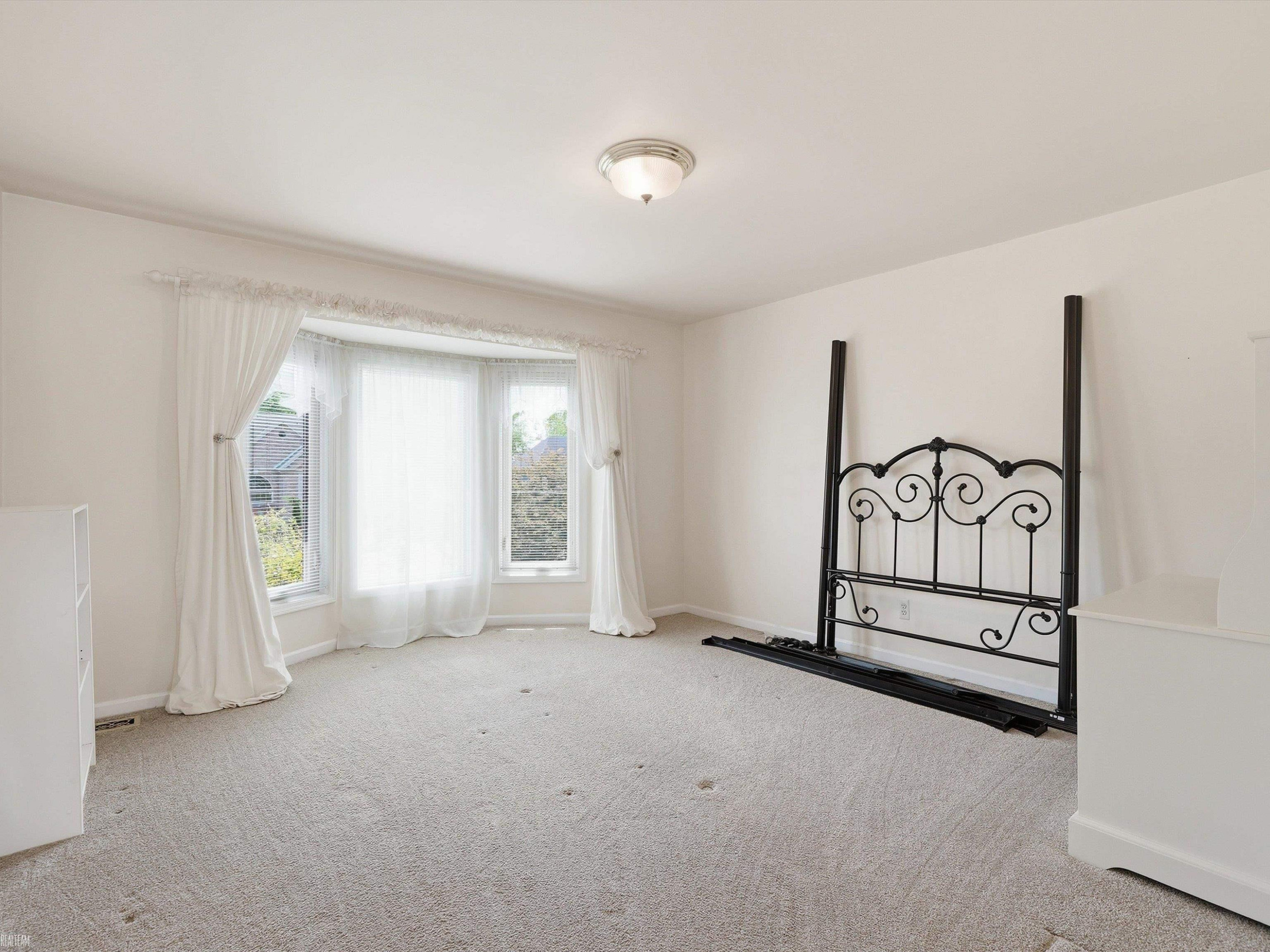 14425 Knightsbridge Drive, Shelby Twp, MI 48315 — Photo 30