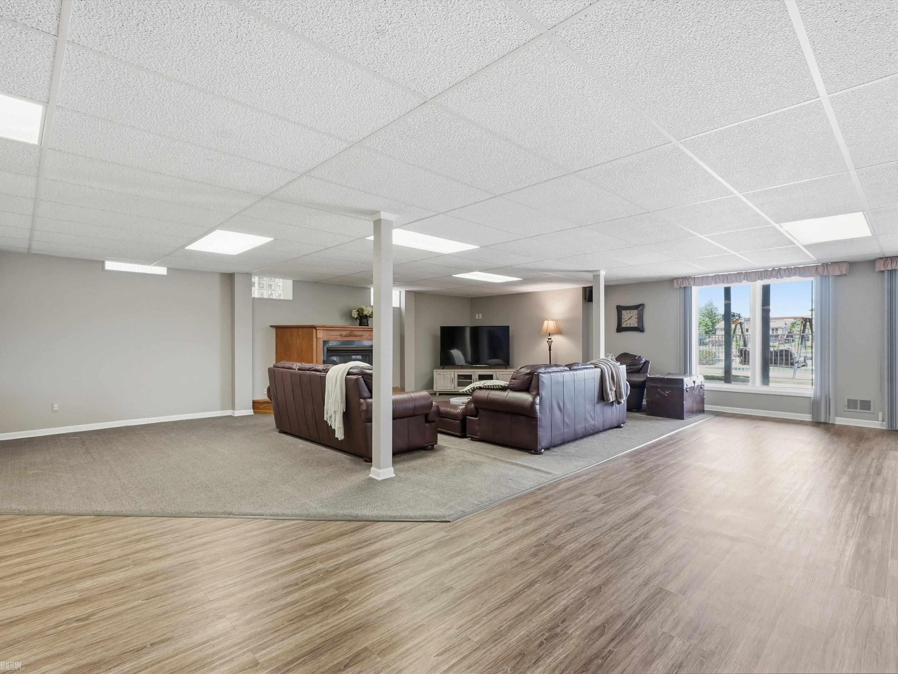 14425 Knightsbridge Drive, Shelby Twp, MI 48315 — Photo 33
