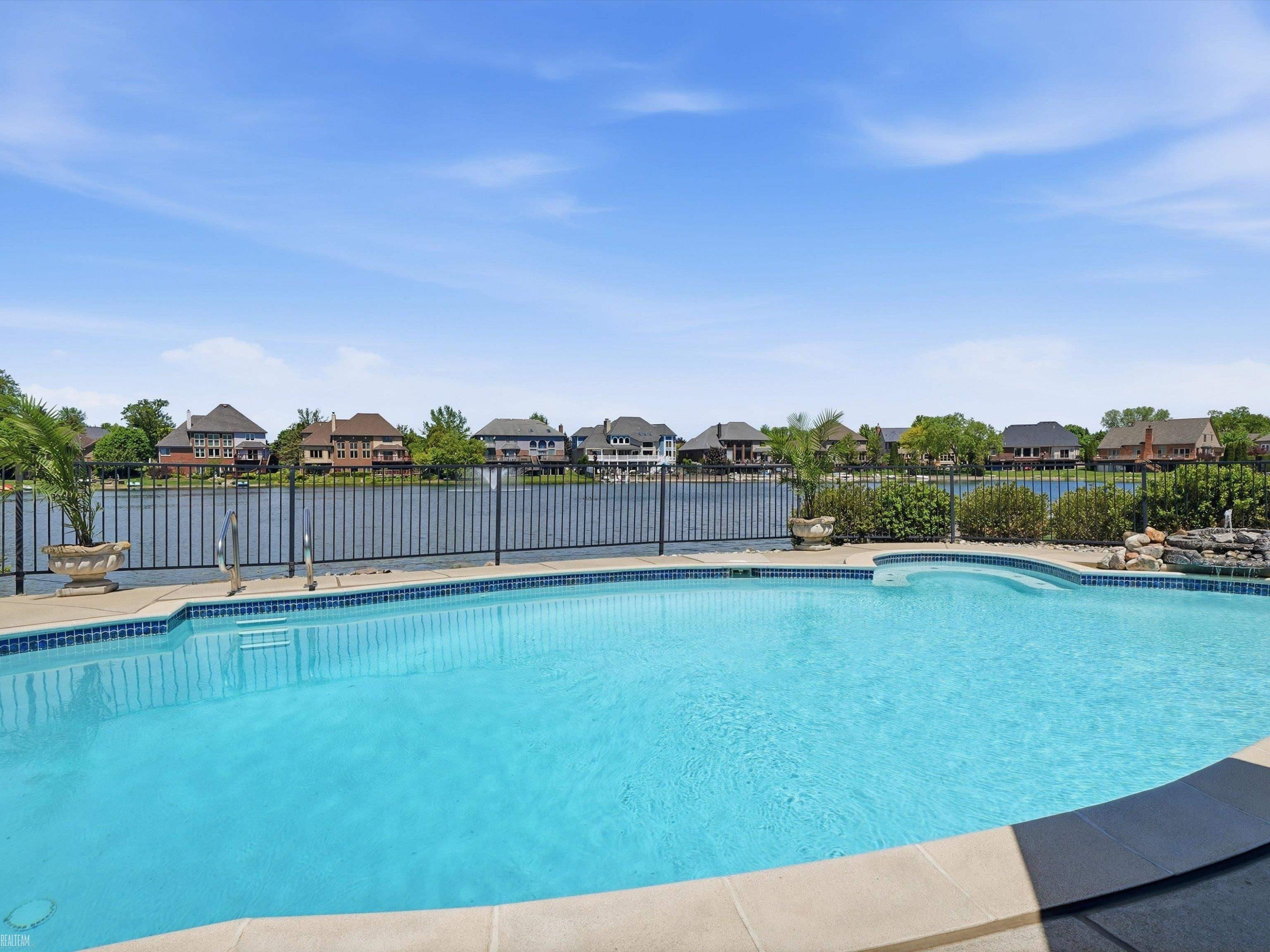 14425 Knightsbridge Drive, Shelby Twp, MI 48315 — Photo 48