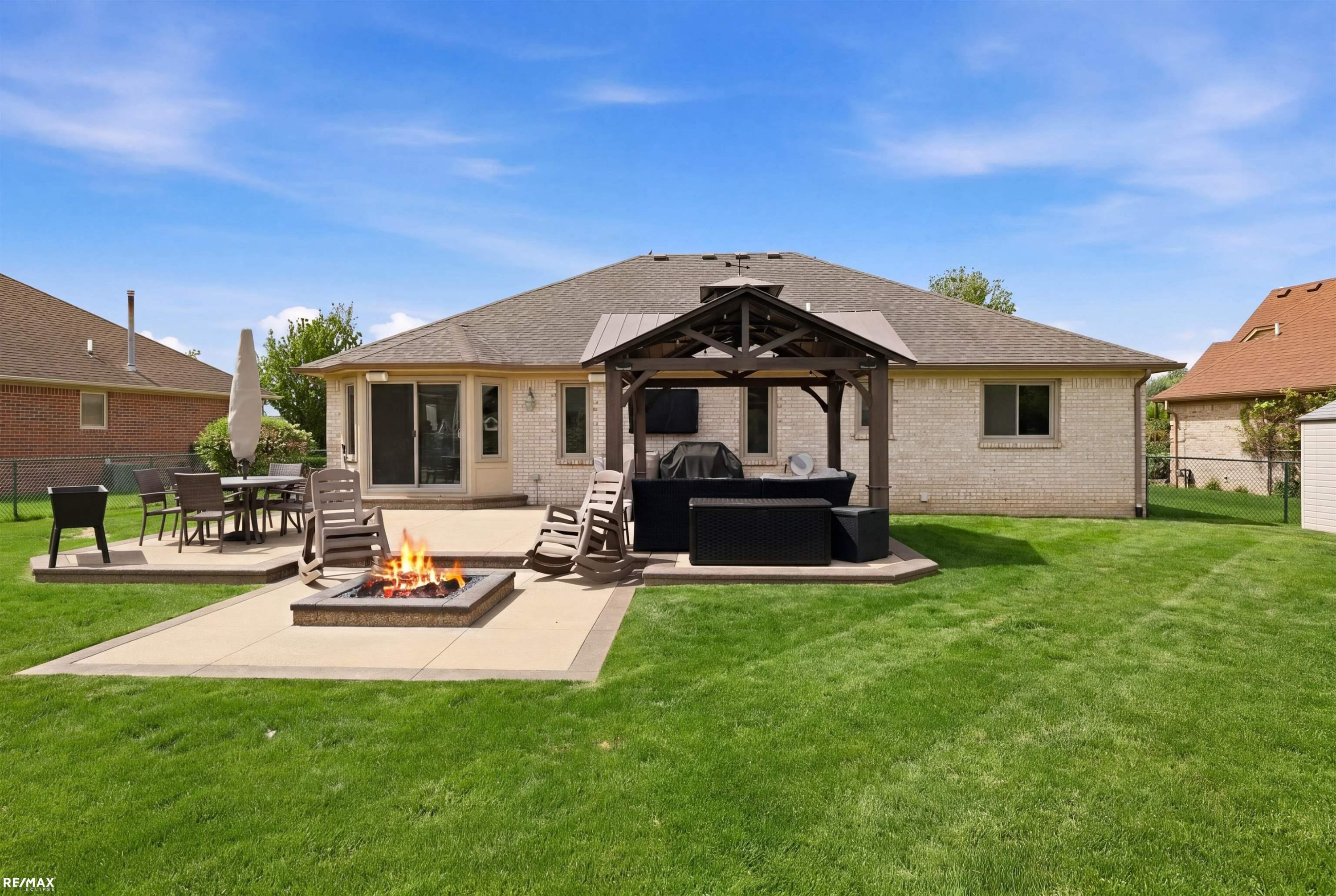 48822 Park Place Drive, MI 48044 — Photo 36