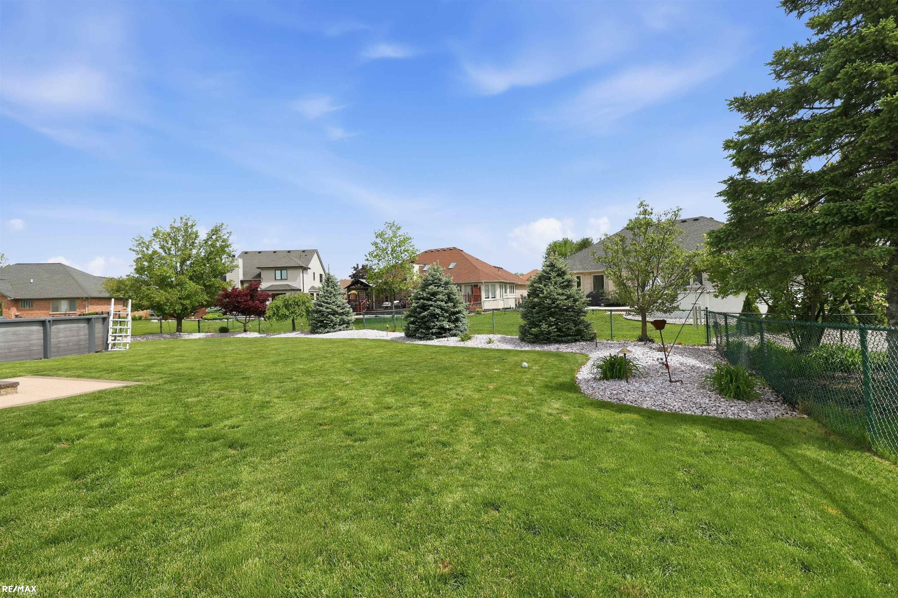 48822 Park Place Drive, MI 48044 — Photo 41