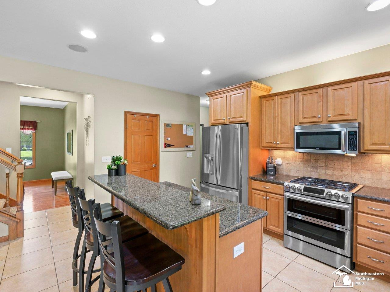 1176 Twin Lakes Drive, Temperance, MI 48182 — Photo 9