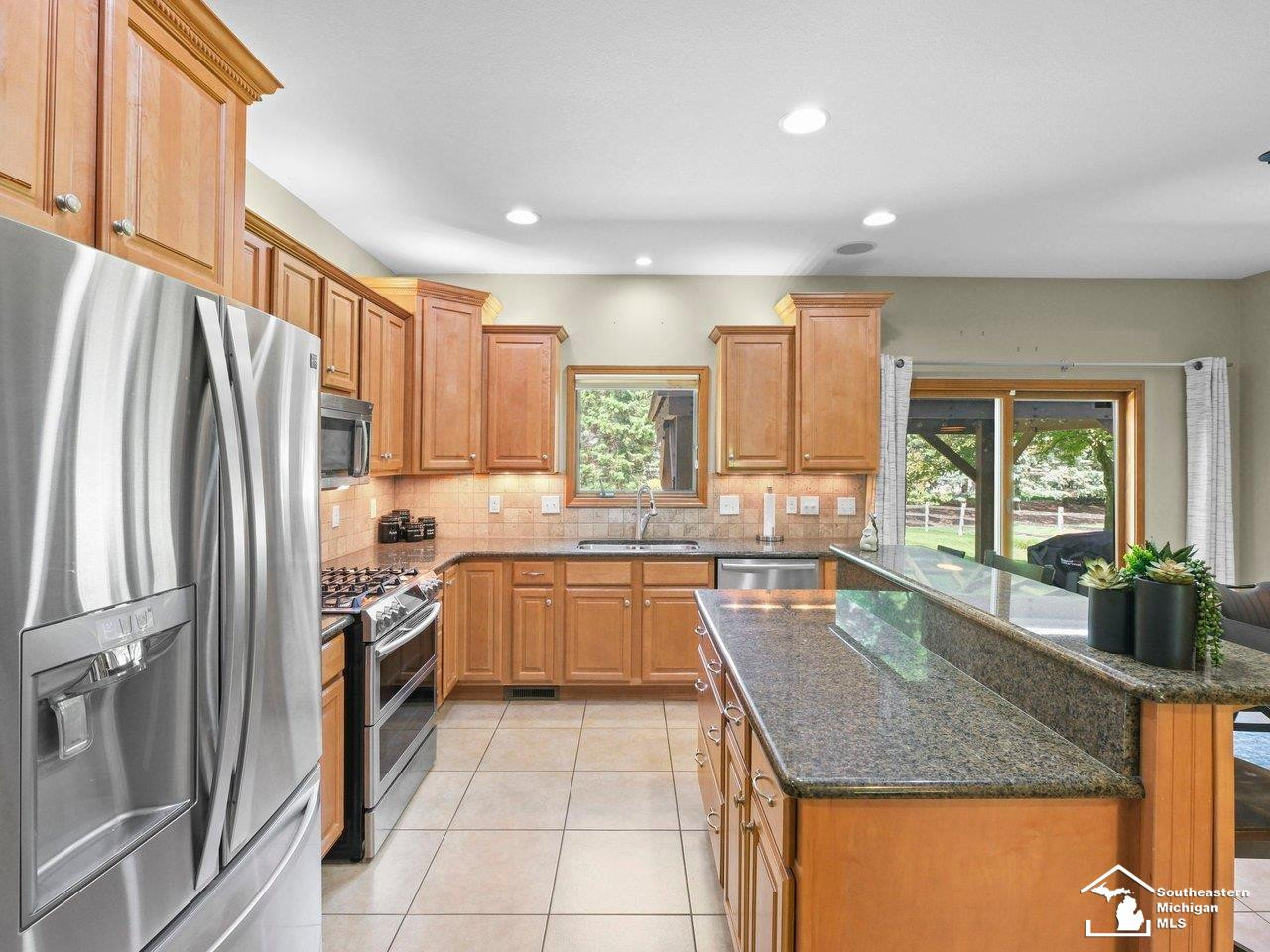 1176 Twin Lakes Drive, Temperance, MI 48182 — Photo 10
