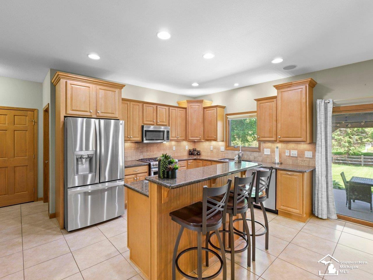 1176 Twin Lakes Drive, Temperance, MI 48182 — Photo 12