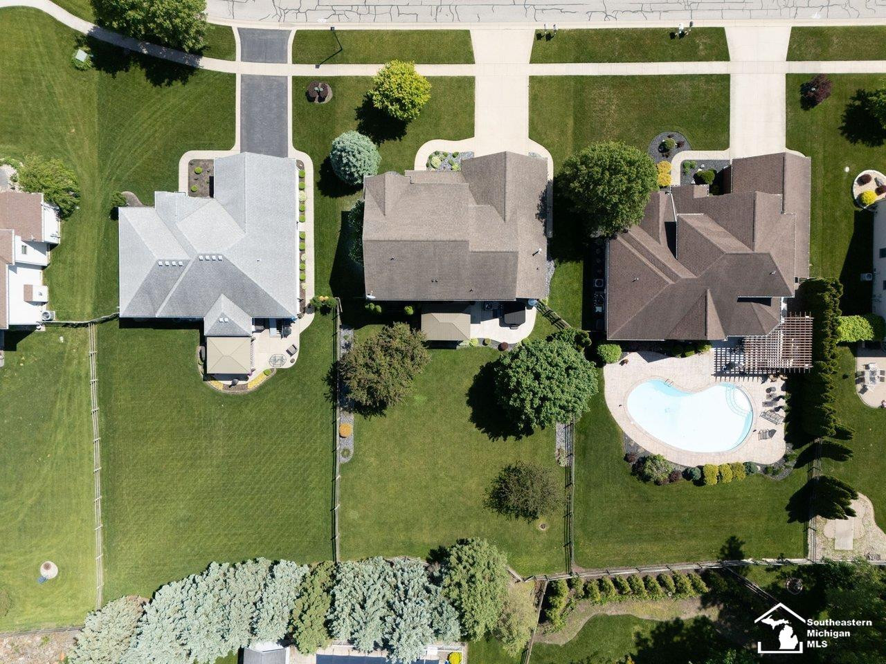 1176 Twin Lakes Drive, Temperance, MI 48182 — Photo 61