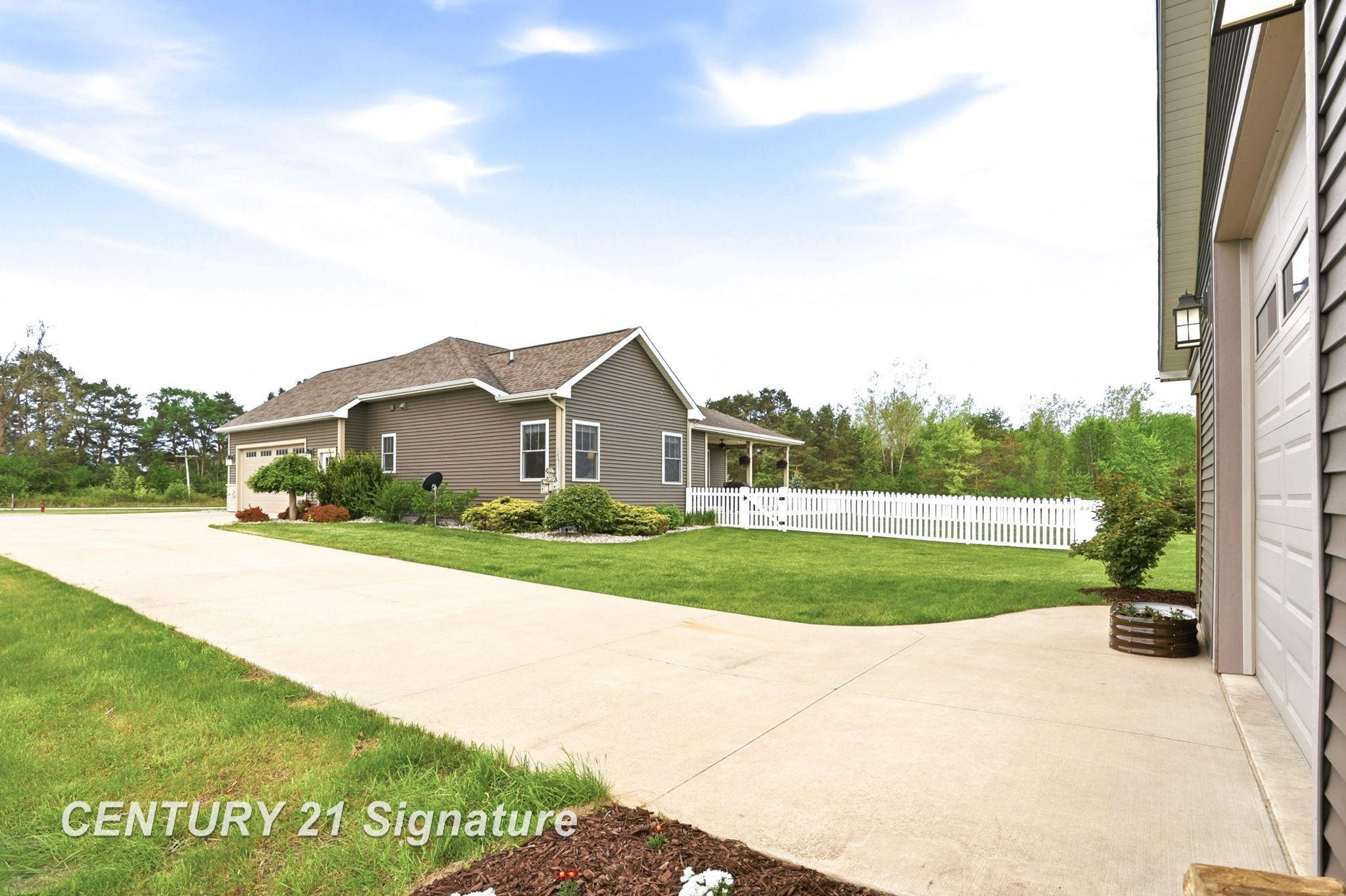 11056 Sarle Road, Freeland, MI 48623 — Photo 57