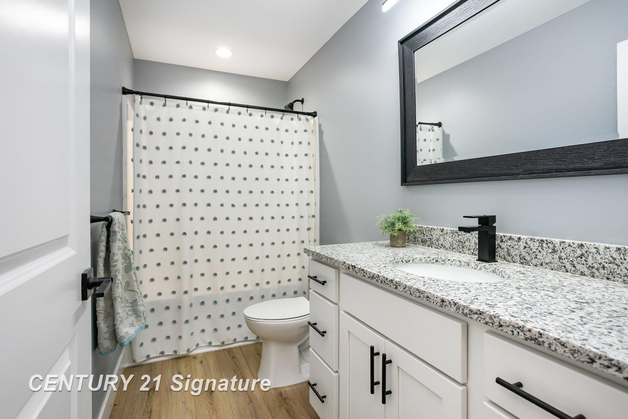 10585 Prairie View Court, Freeland, MI 48623 — Photo 17