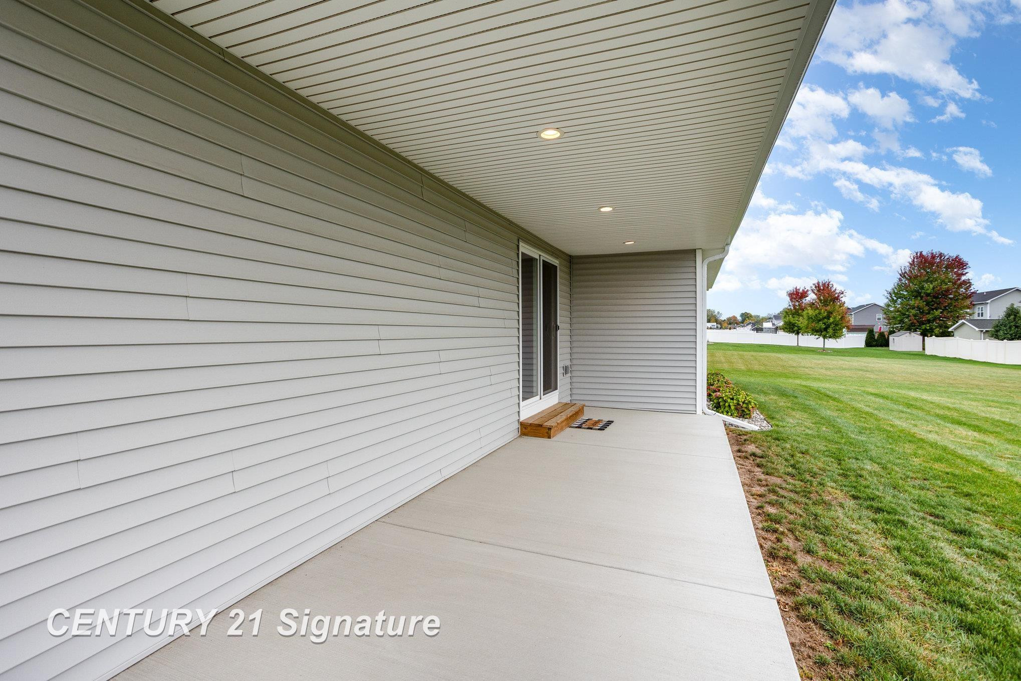 10585 Prairie View Court, Freeland, MI 48623 — Photo 22
