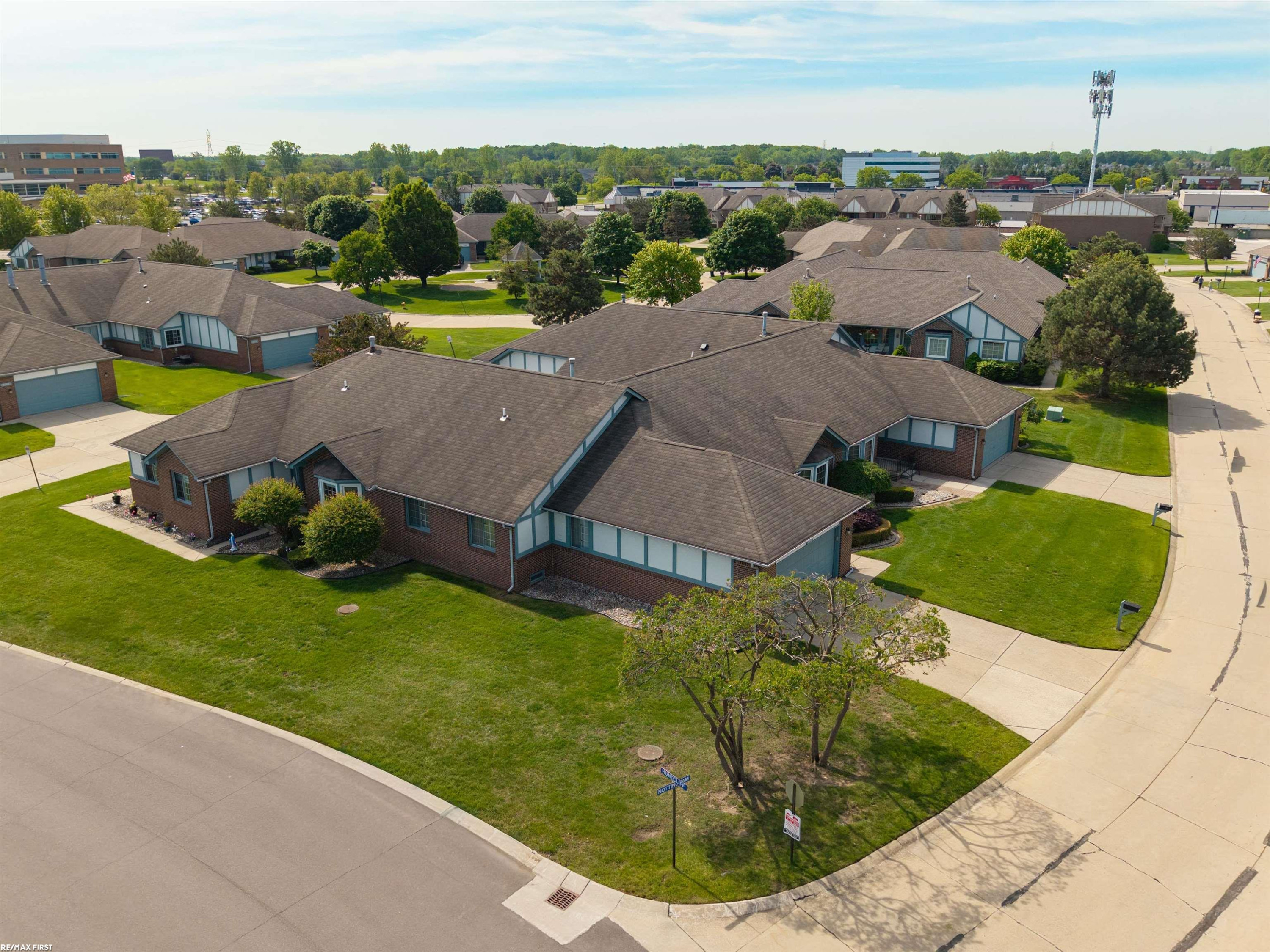 45311 Nottingham Drive, Macomb, MI 48044 — Photo 2