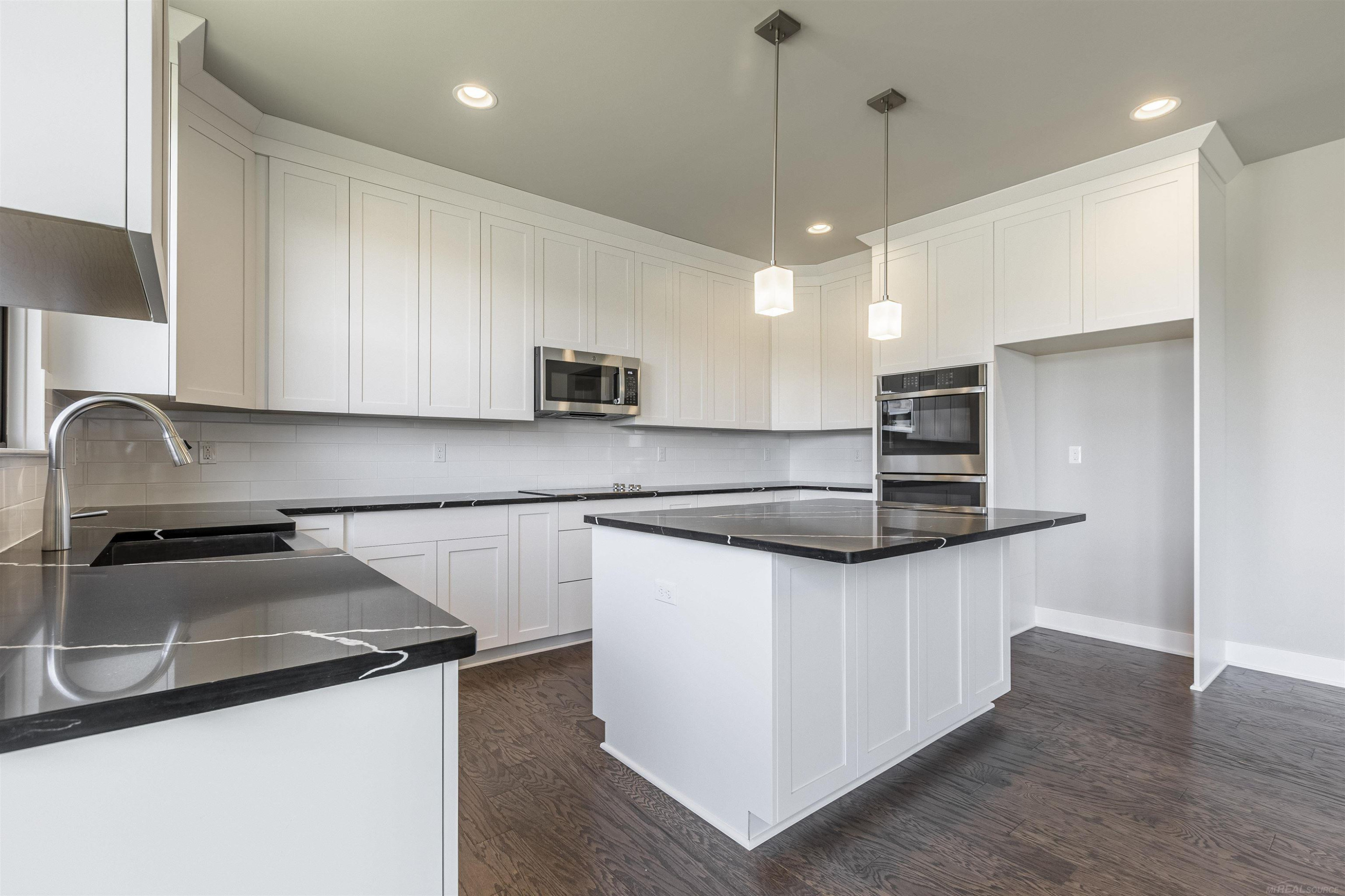 49675 Langford Drive, 216, Macomb, MI 48044 — Photo 14