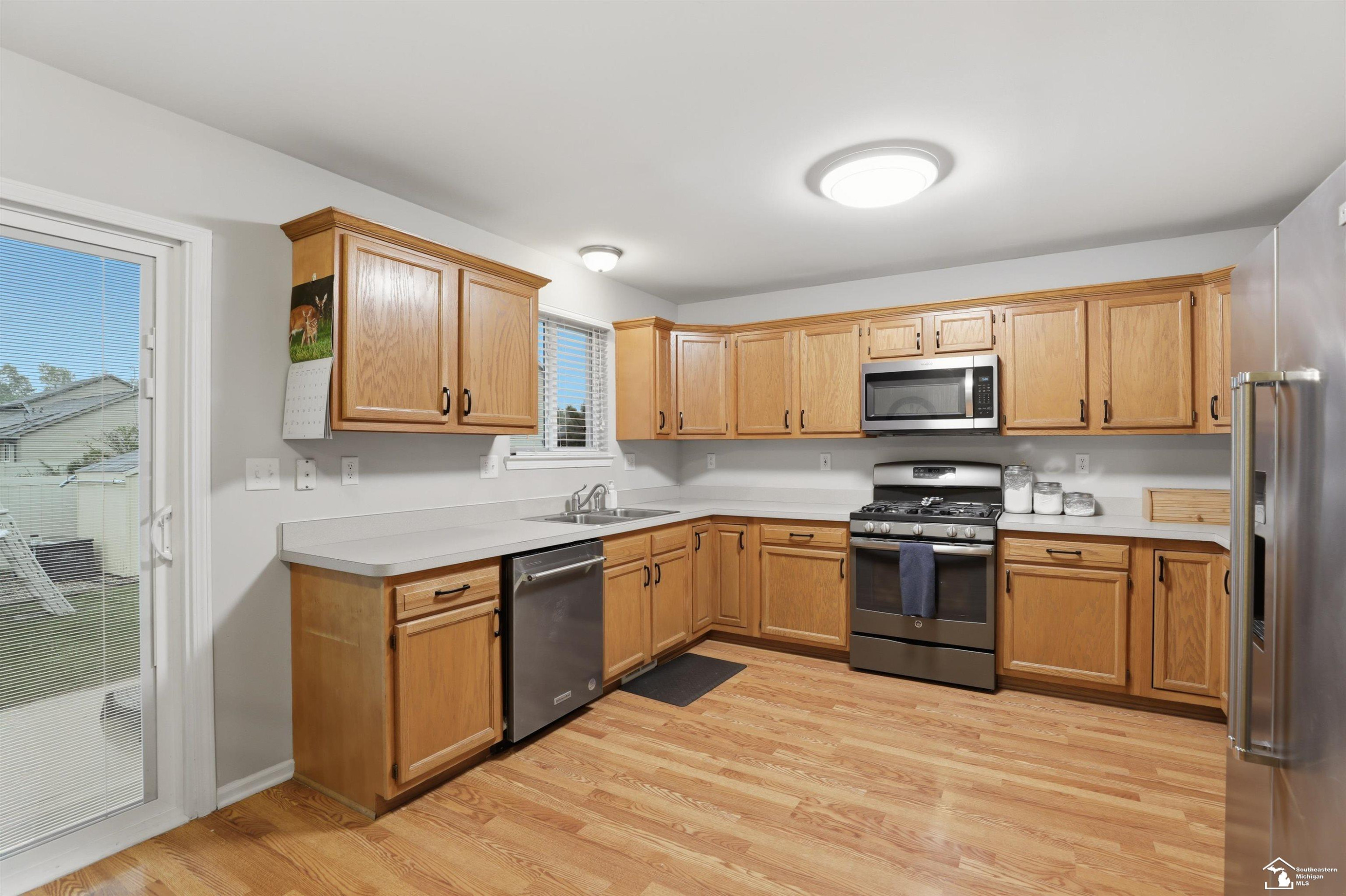 8838 Railwood Drive, Newport, MI 48166 — Photo 9