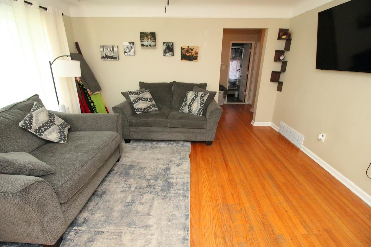 29261 Grant Street, Saint Clair Shores, MI 48081 — Photo 2
