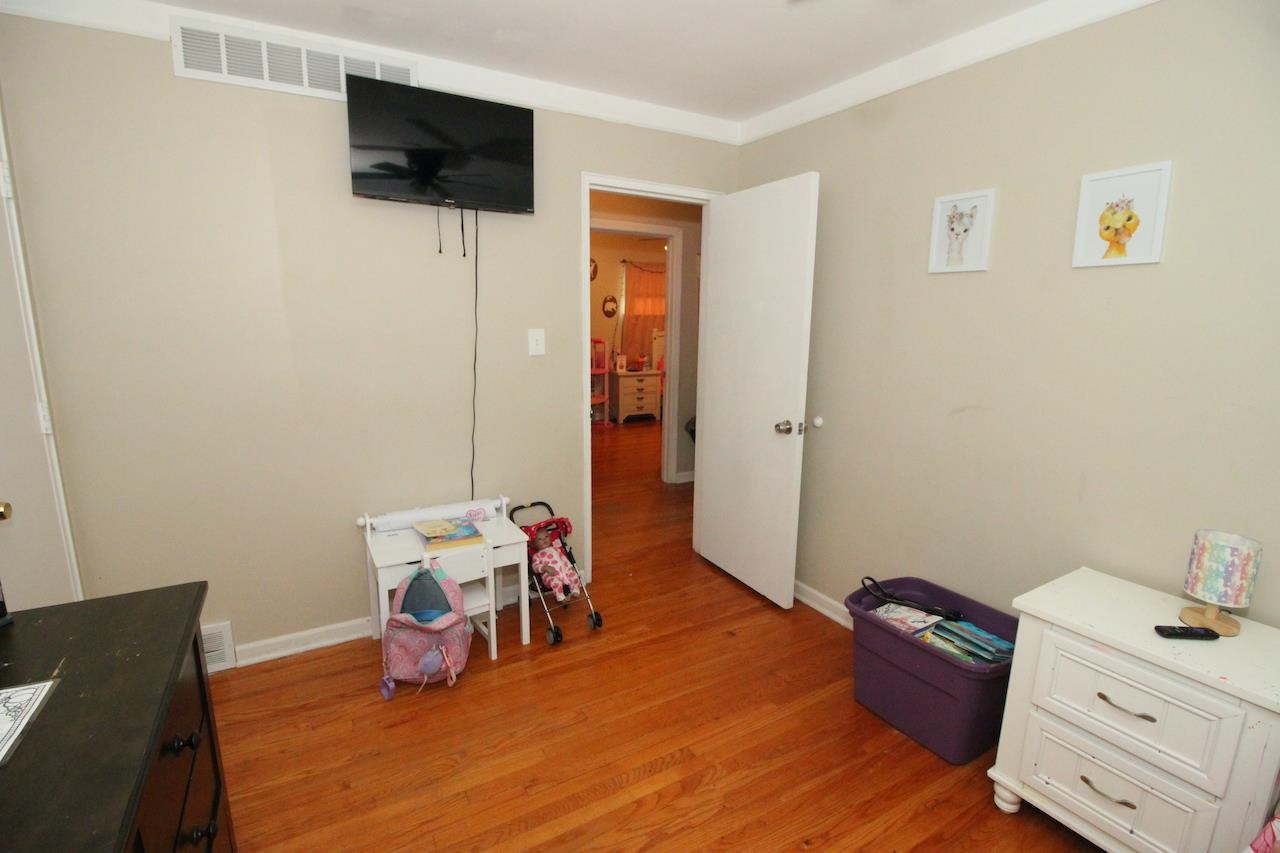 29261 Grant Street, Saint Clair Shores, MI 48081 — Photo 11