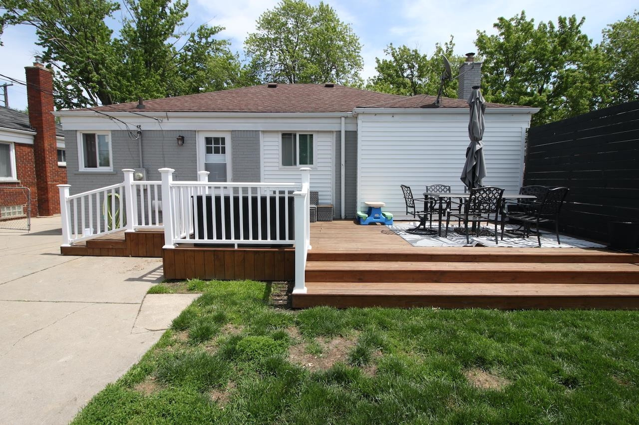 29261 Grant Street, Saint Clair Shores, MI 48081 — Photo 31