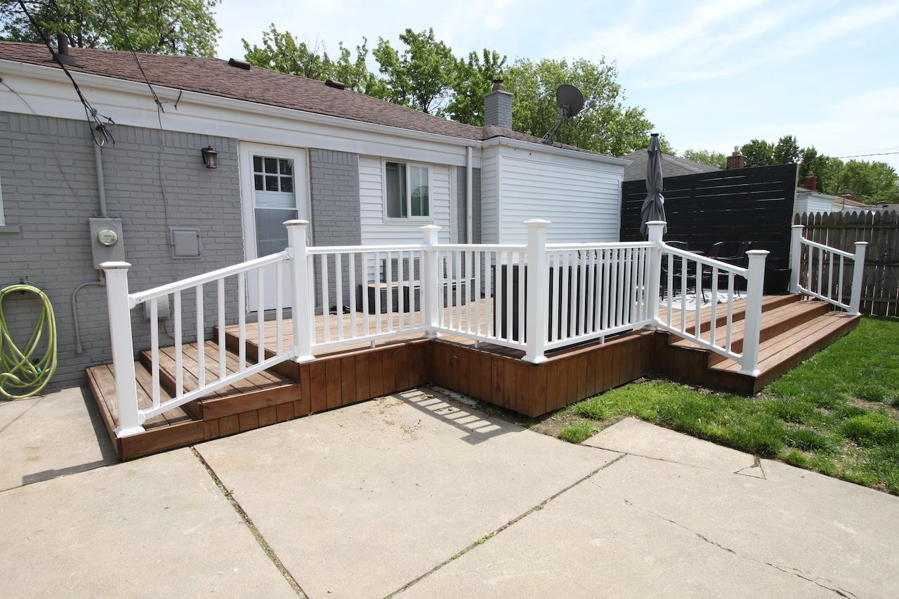 29261 Grant Street, Saint Clair Shores, MI 48081 — Photo 32