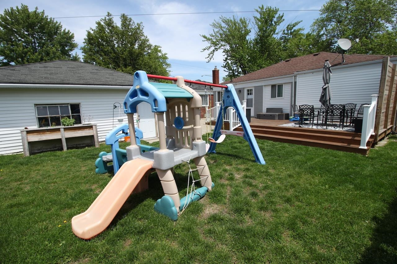 29261 Grant Street, Saint Clair Shores, MI 48081 — Photo 35