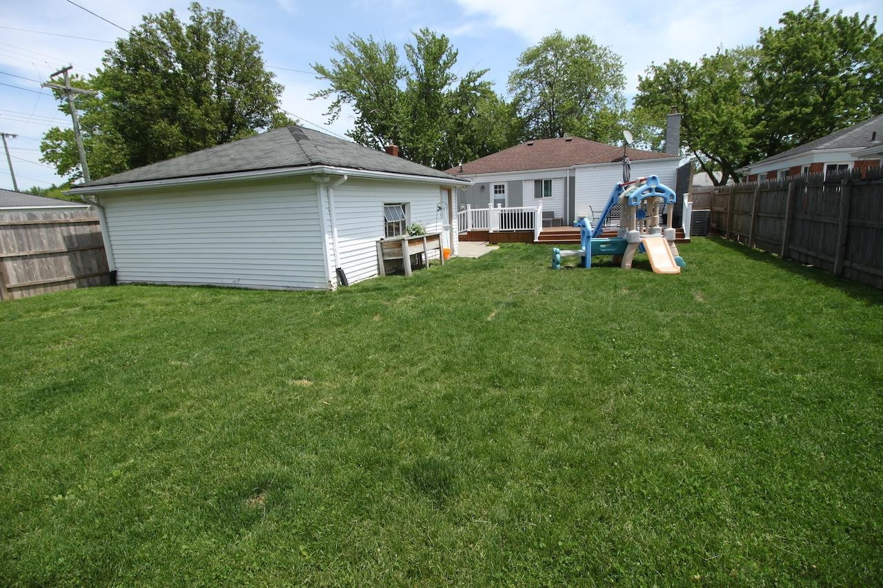 29261 Grant Street, Saint Clair Shores, MI 48081 — Photo 36