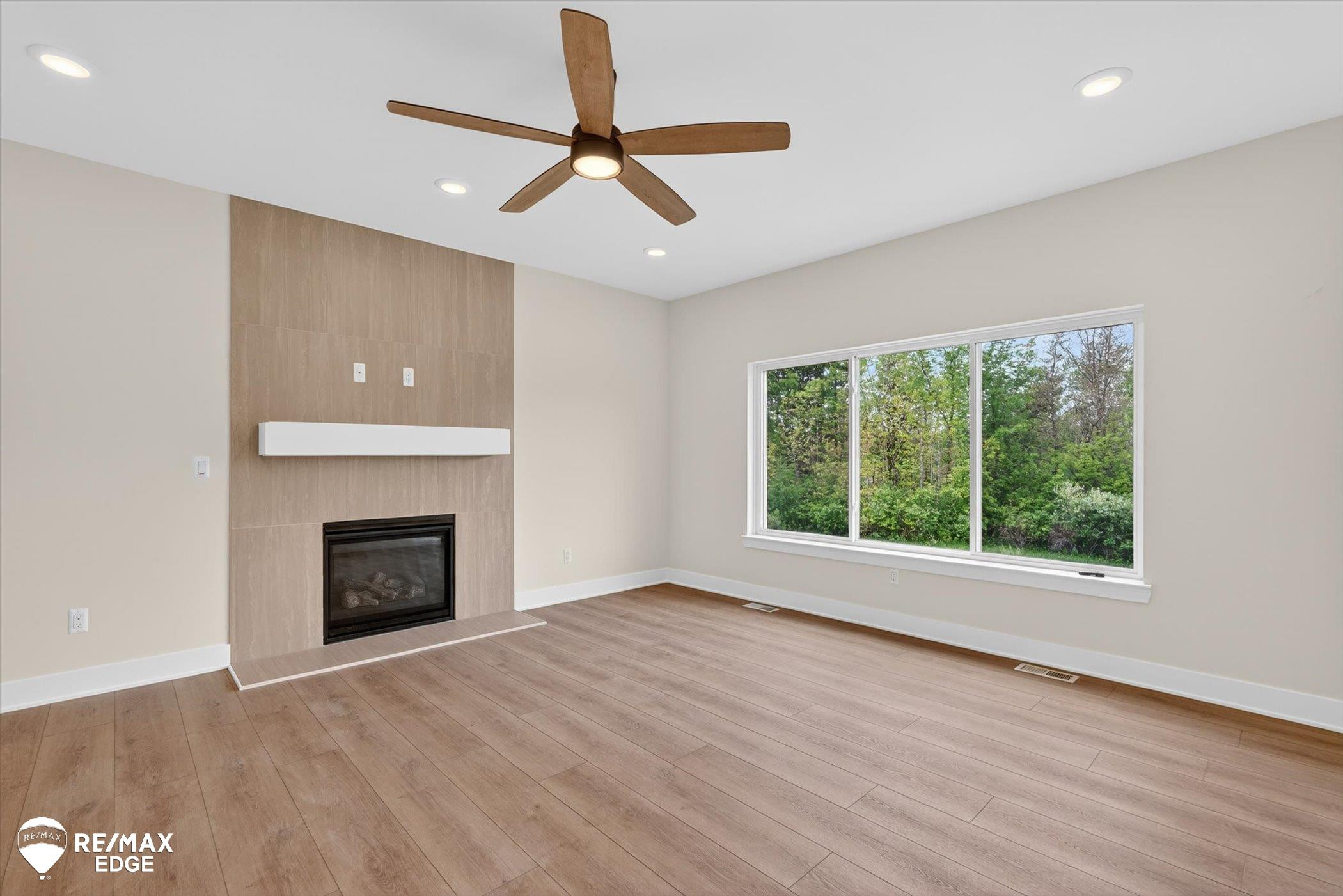 8080 Peninsula Circle, Grand Blanc, MI 48439 — Photo 4