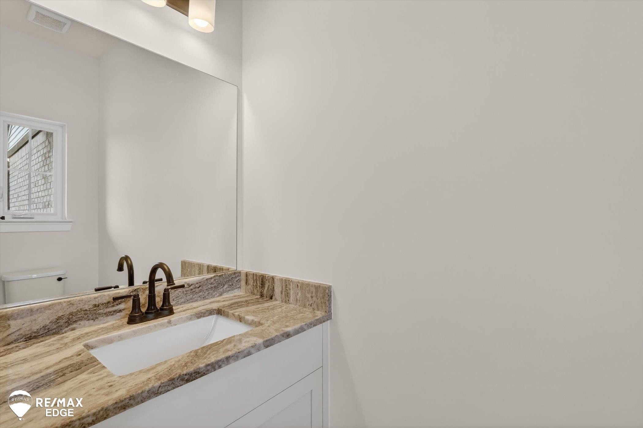 8080 Peninsula Circle, Grand Blanc, MI 48439 — Photo 15