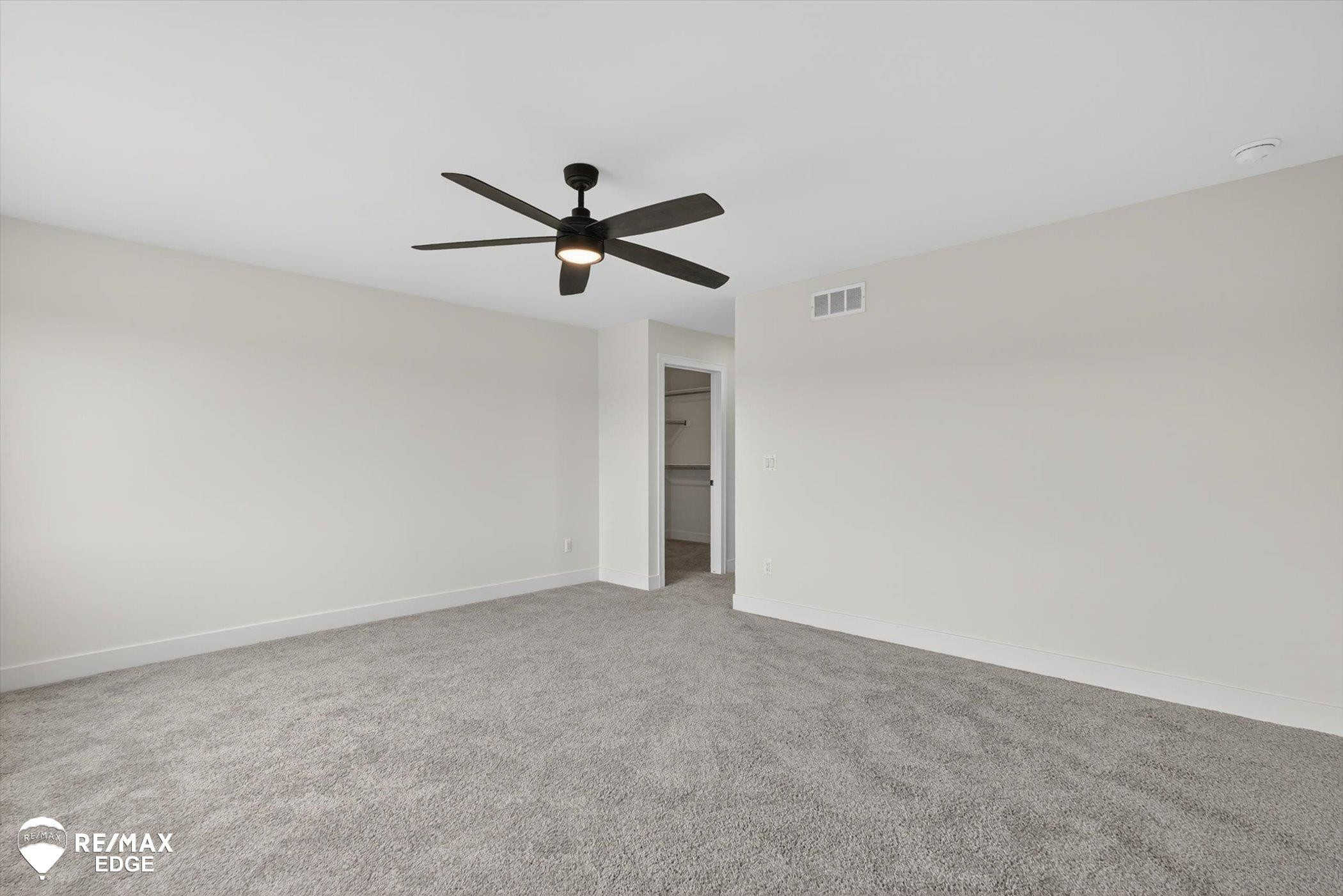 8080 Peninsula Circle, Grand Blanc, MI 48439 — Photo 18