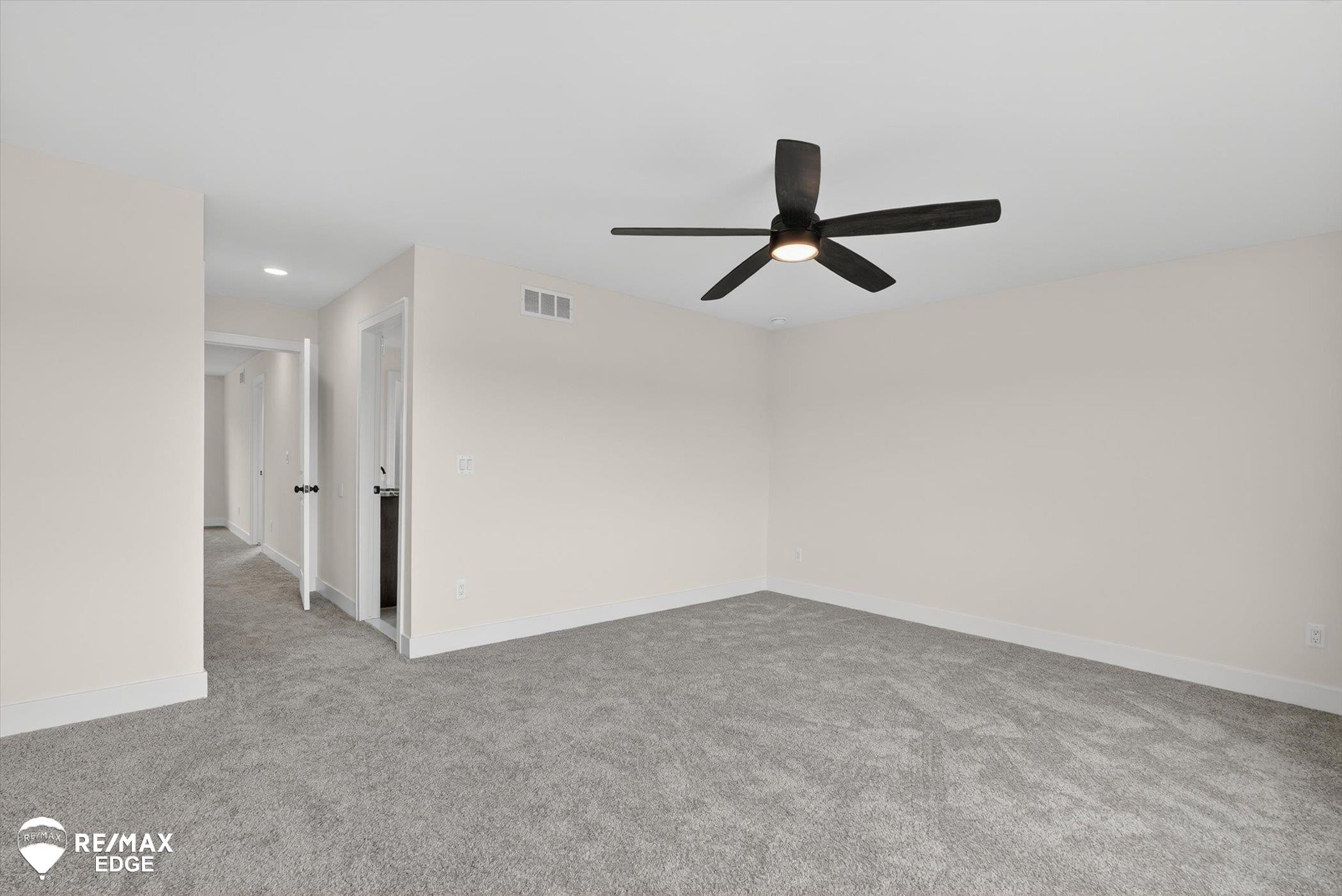 8080 Peninsula Circle, Grand Blanc, MI 48439 — Photo 19
