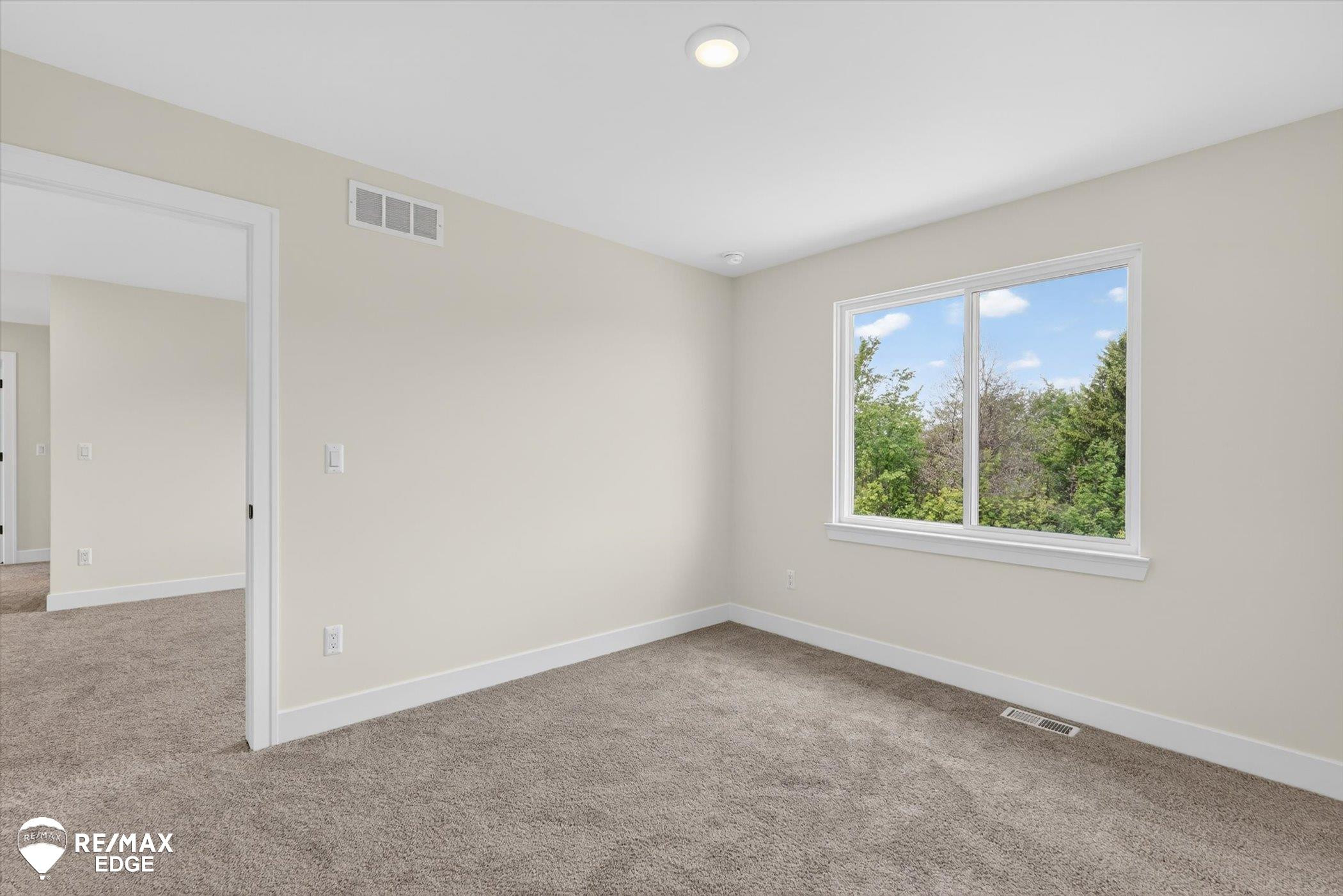 8080 Peninsula Circle, Grand Blanc, MI 48439 — Photo 25