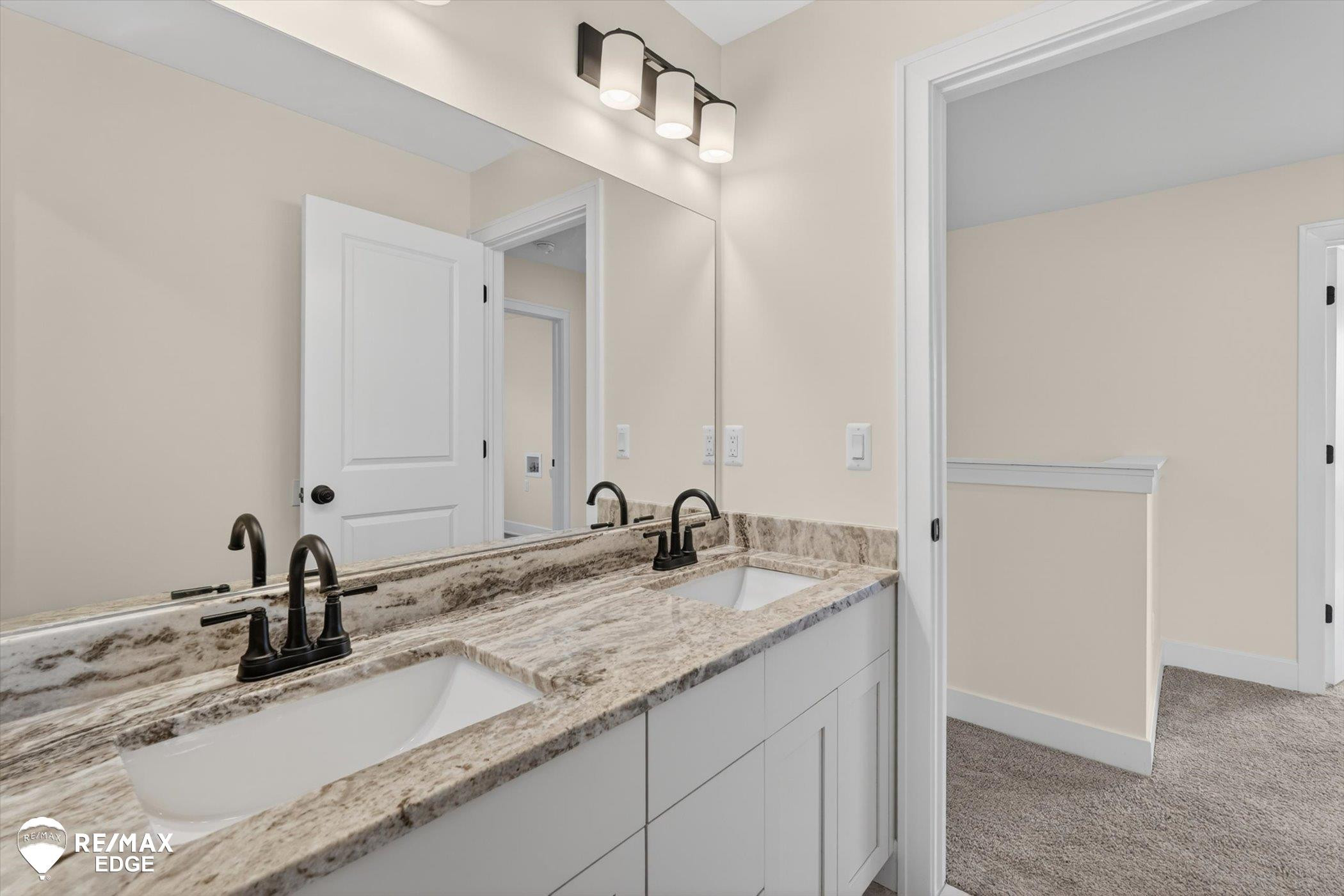 8080 Peninsula Circle, Grand Blanc, MI 48439 — Photo 30