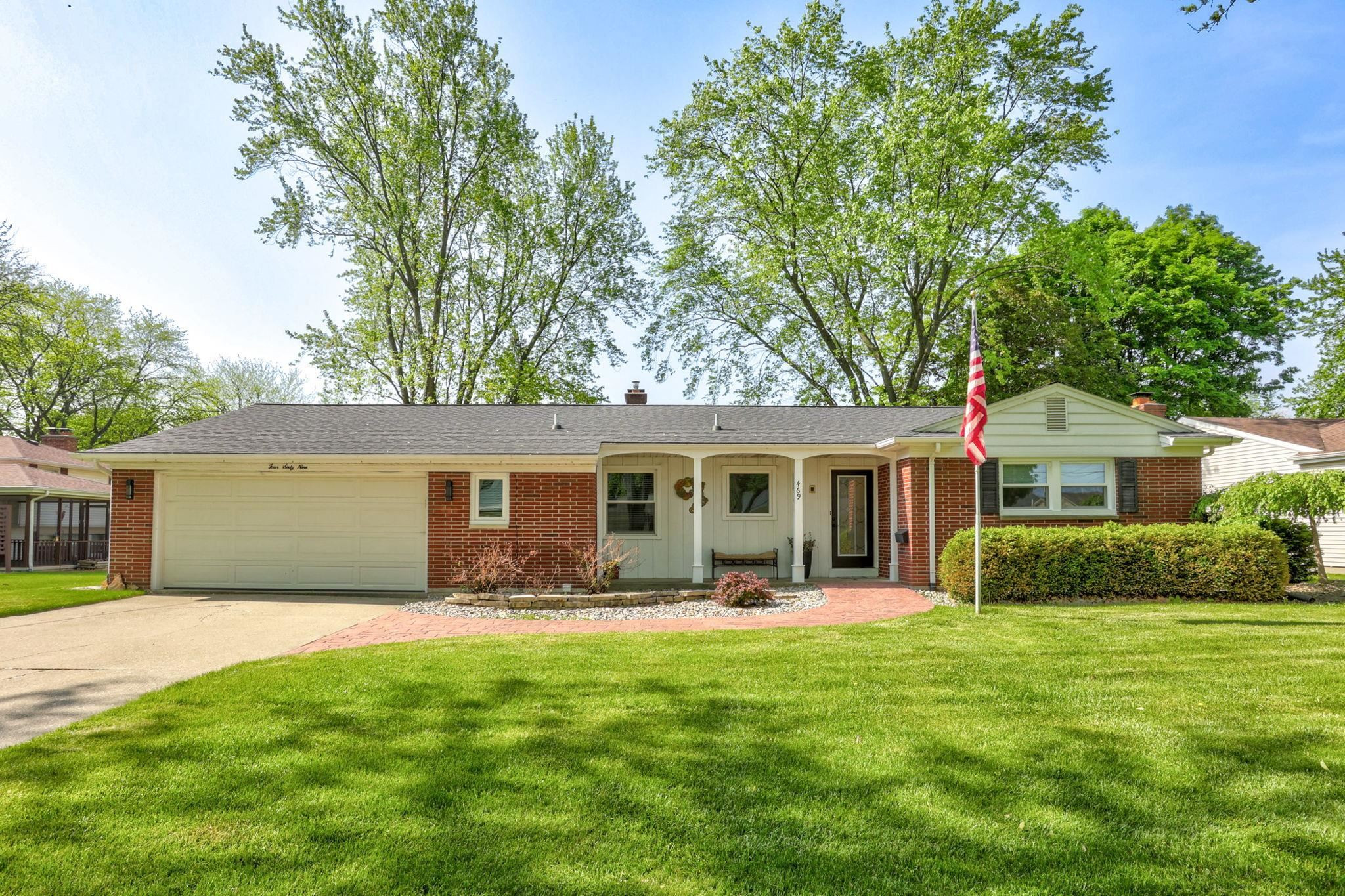 469 Sunburst Drive, Frankenmuth, MI 48734 — Photo 2