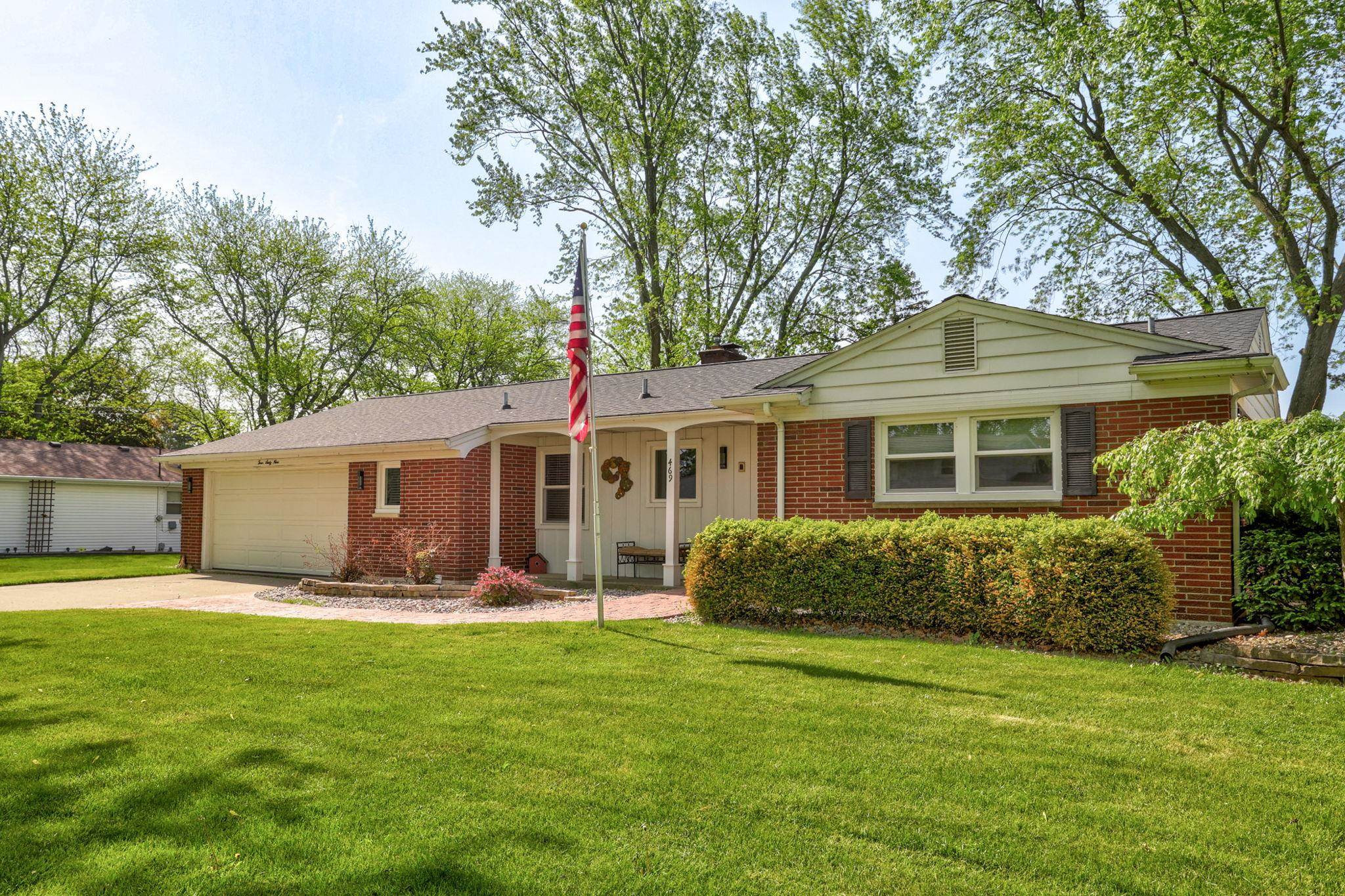 469 Sunburst Drive, Frankenmuth, MI 48734 — Photo 3