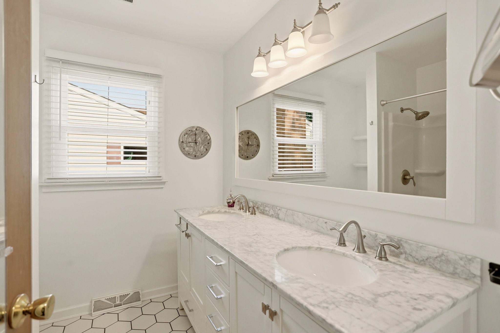 469 Sunburst Drive, Frankenmuth, MI 48734 — Photo 27