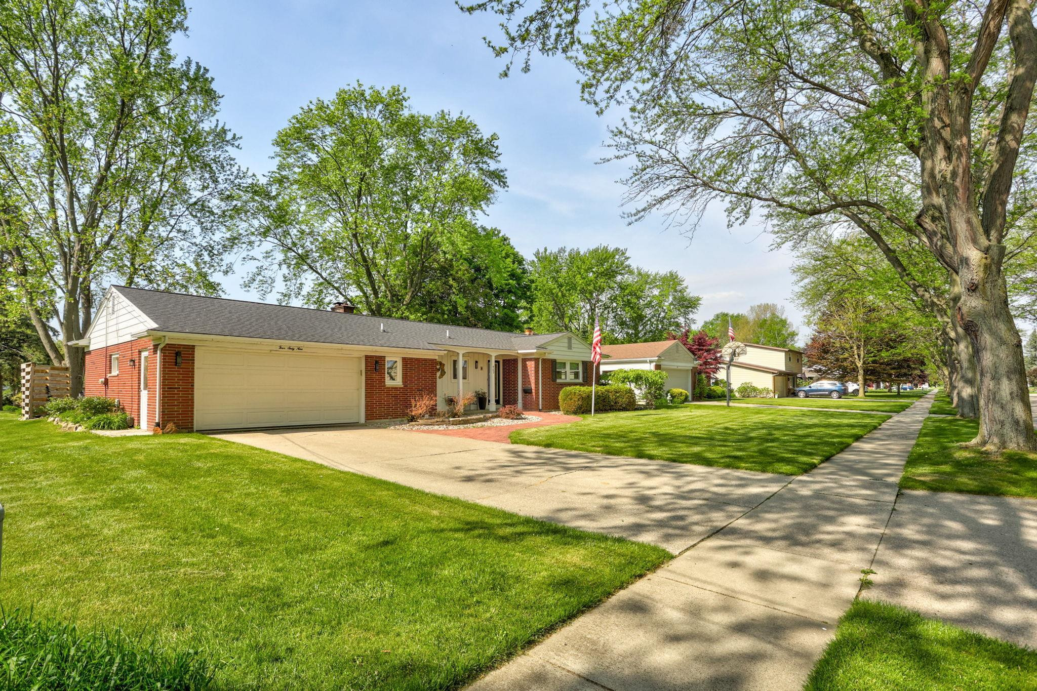 469 Sunburst Drive, Frankenmuth, MI 48734 — Photo 45