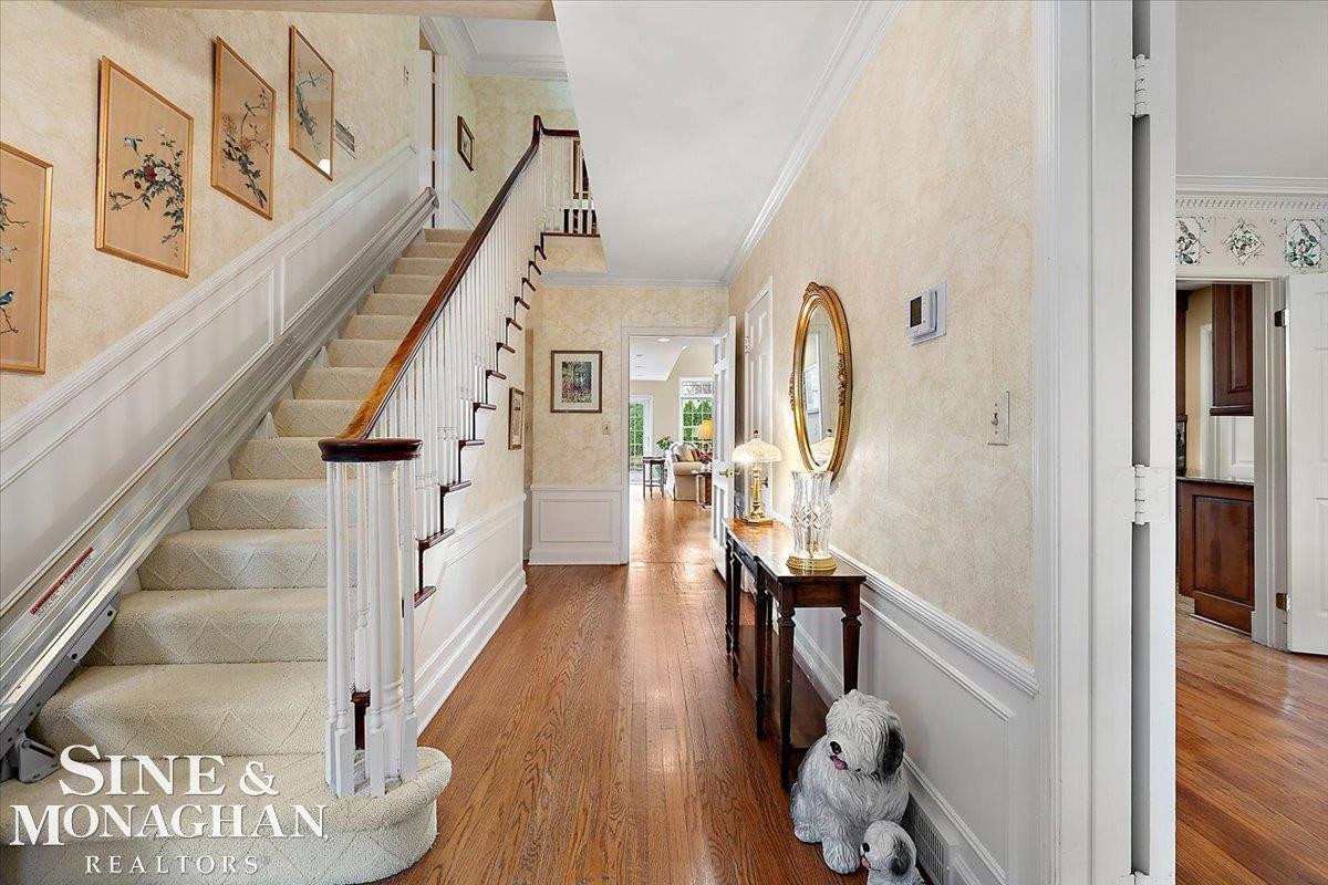 683 Lochmoor Boulevard, Grosse Pointe Woods, MI 48236 — Photo 5