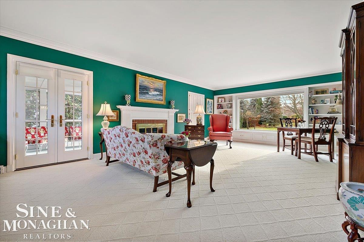 683 Lochmoor Boulevard, Grosse Pointe Woods, MI 48236 — Photo 7