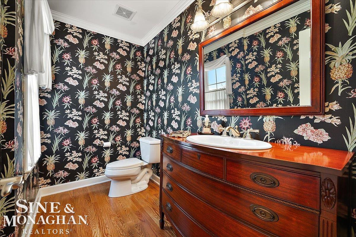 683 Lochmoor Boulevard, Grosse Pointe Woods, MI 48236 — Photo 13