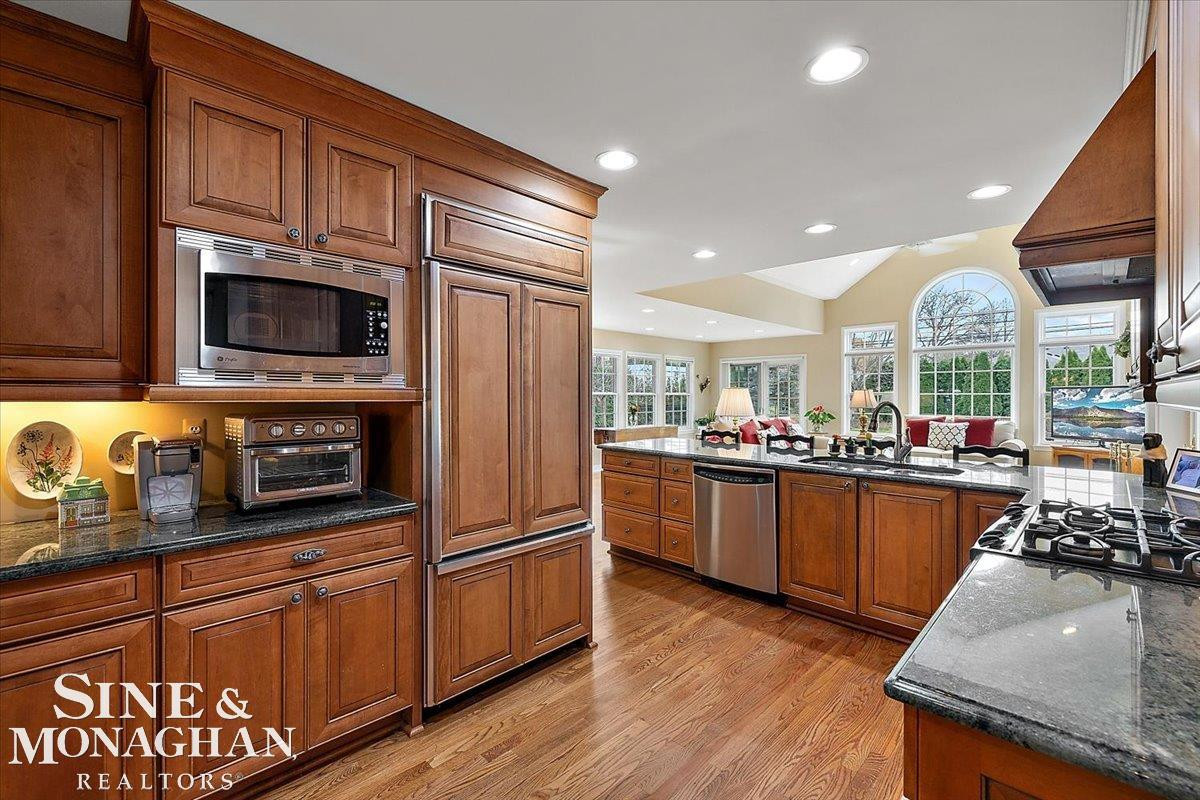 683 Lochmoor Boulevard, Grosse Pointe Woods, MI 48236 — Photo 19