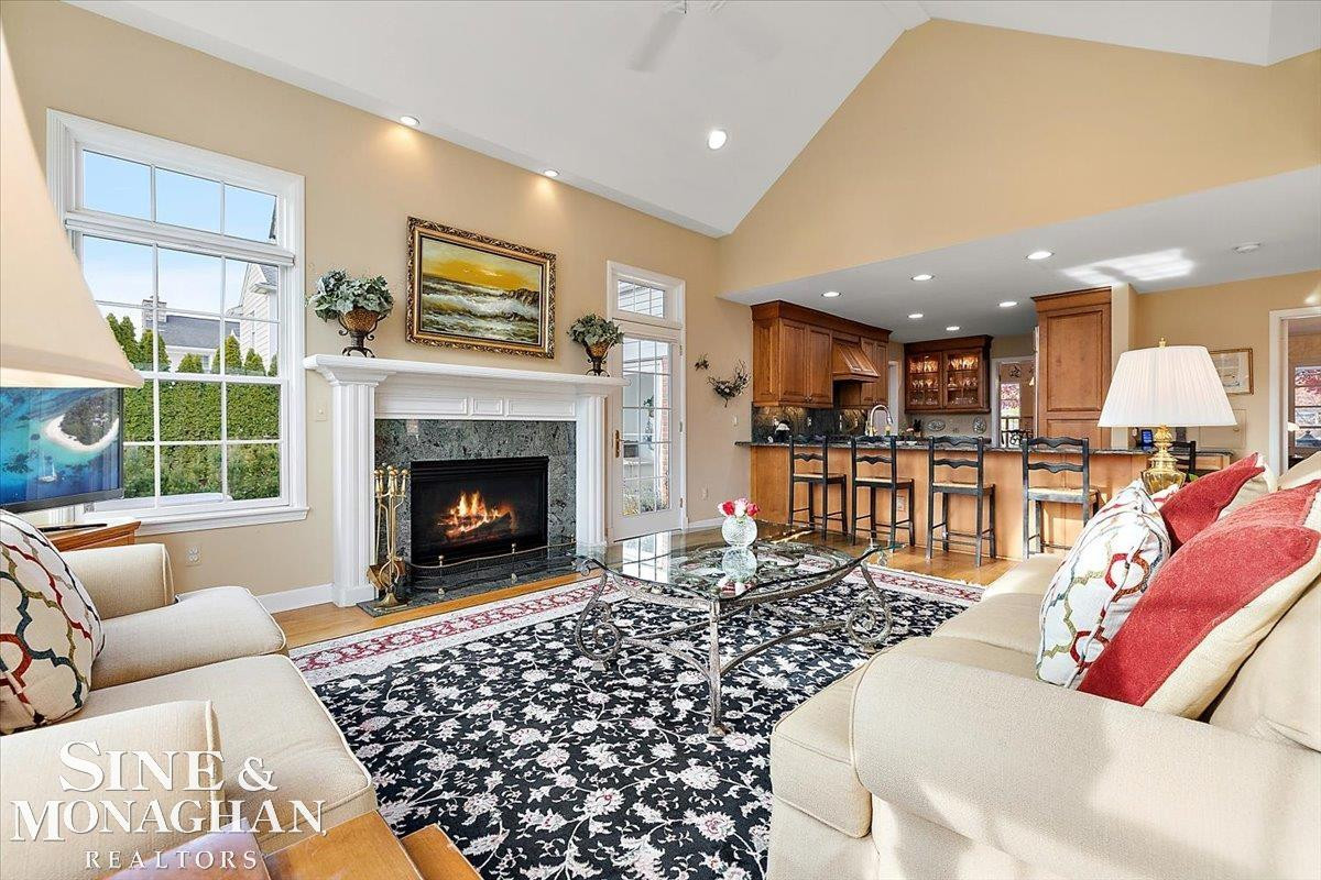 683 Lochmoor Boulevard, Grosse Pointe Woods, MI 48236 — Photo 21